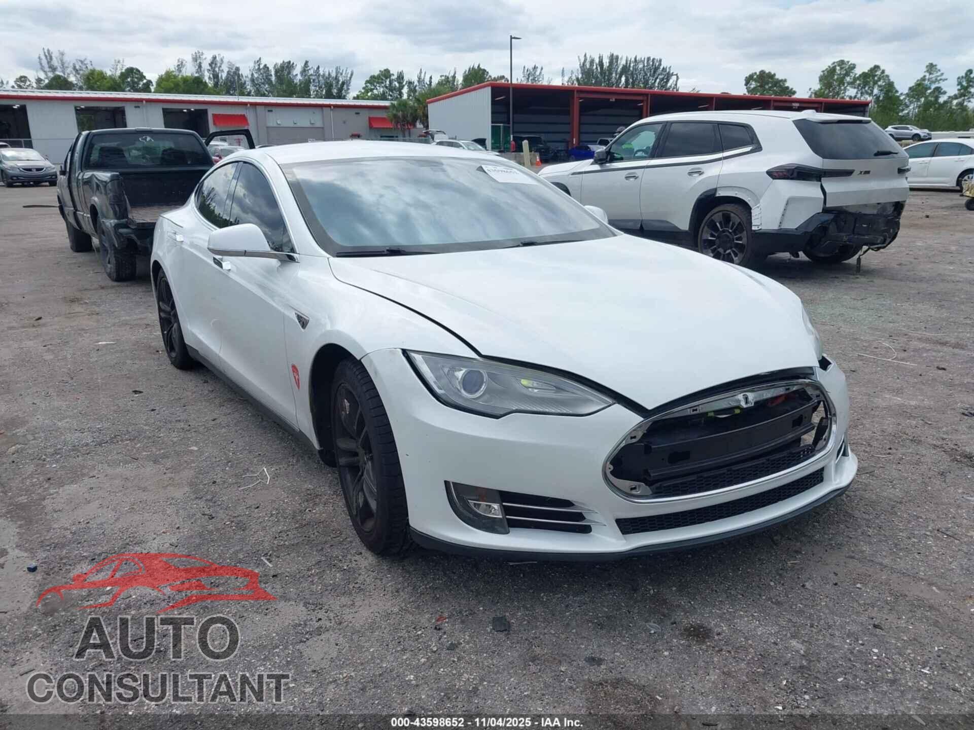 TESLA MODEL S 2013 - 5YJSA1DN3DFP13788