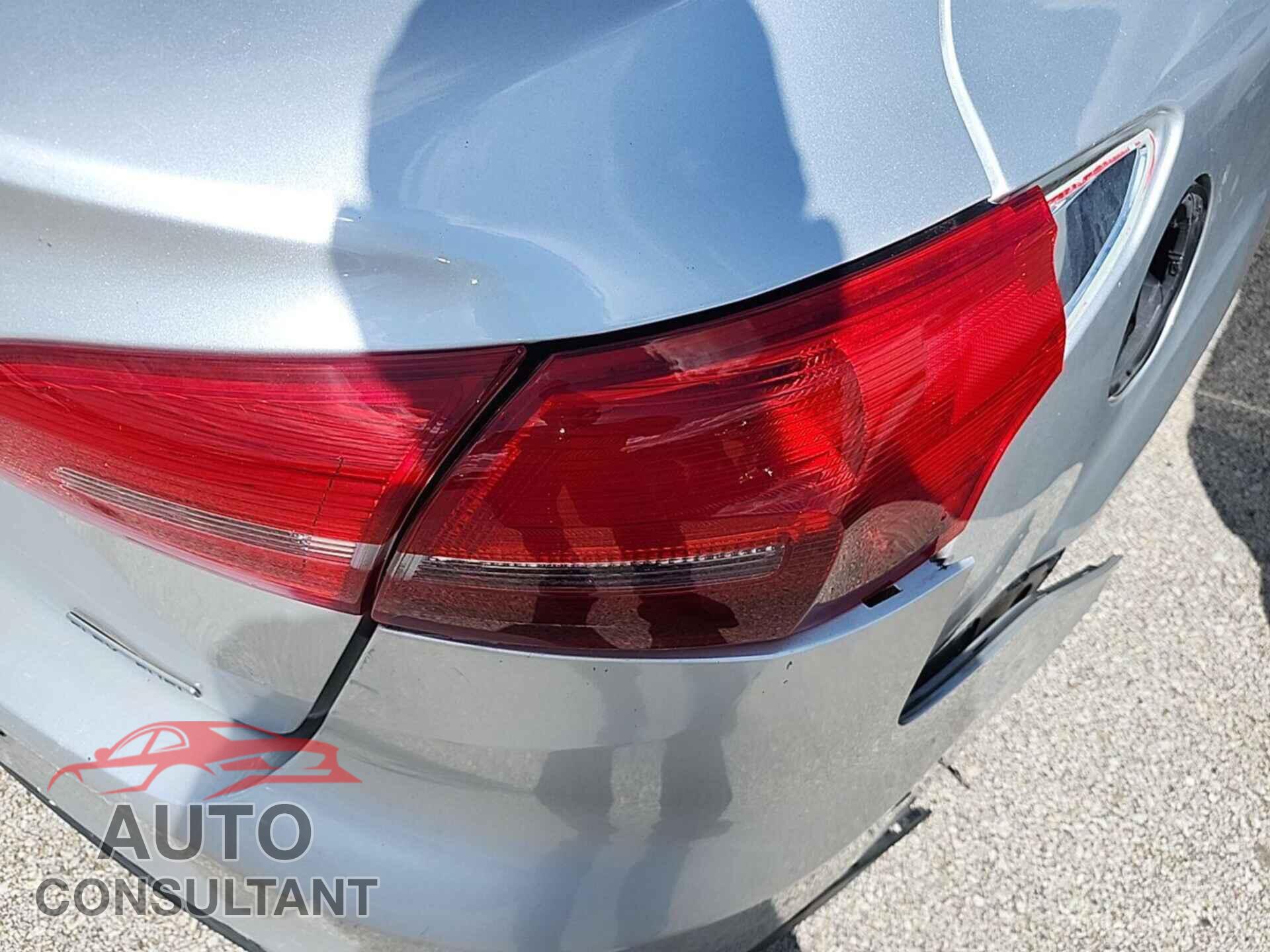 FORD FOCUS 2016 - 1FADP3E22GL365996