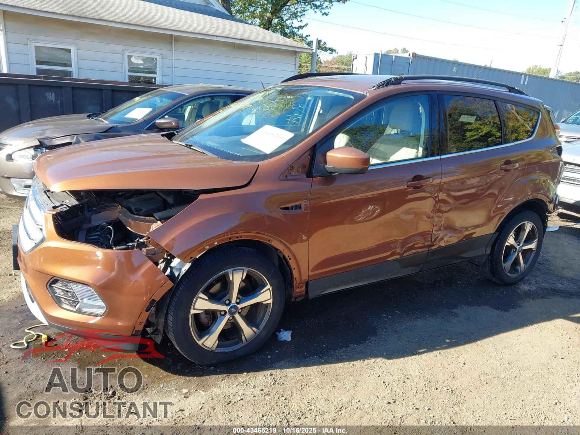 FORD ESCAPE 2017 - 1FMCU0GDXHUA37129
