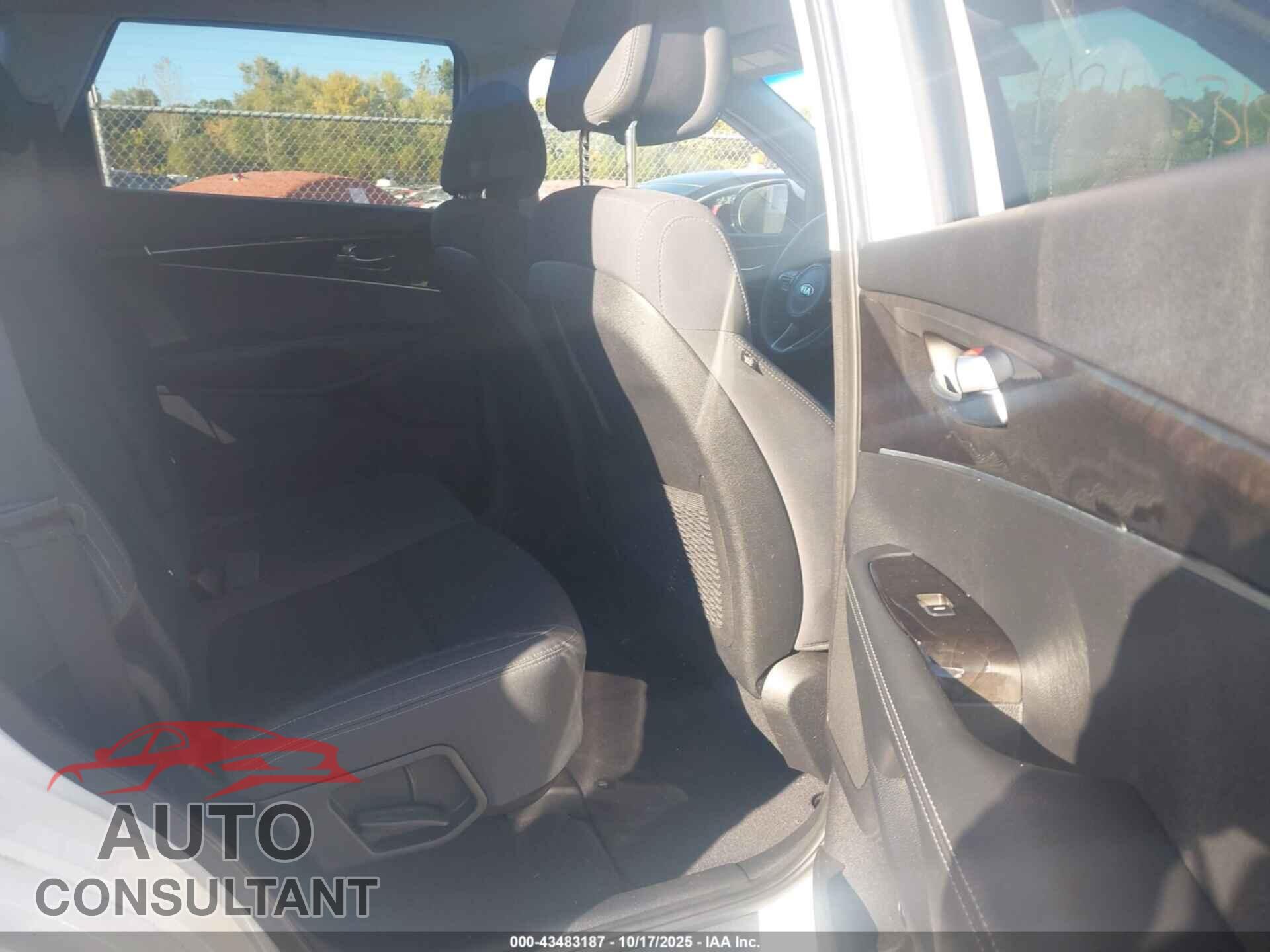 KIA SORENTO 2016 - 5XYPGDA39GG146153