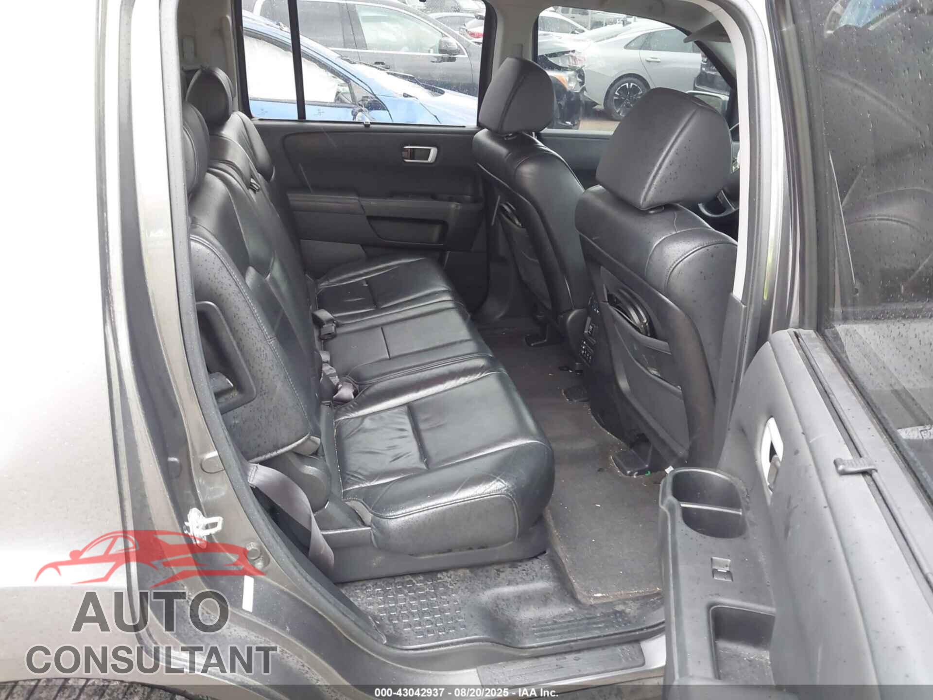 HONDA PILOT 2011 - 5FNYF4H91BB053077
