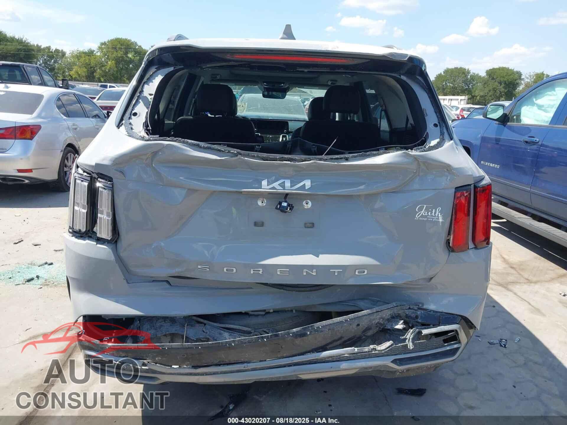 KIA SORENTO 2022 - 5XYRK4LF0NG130273