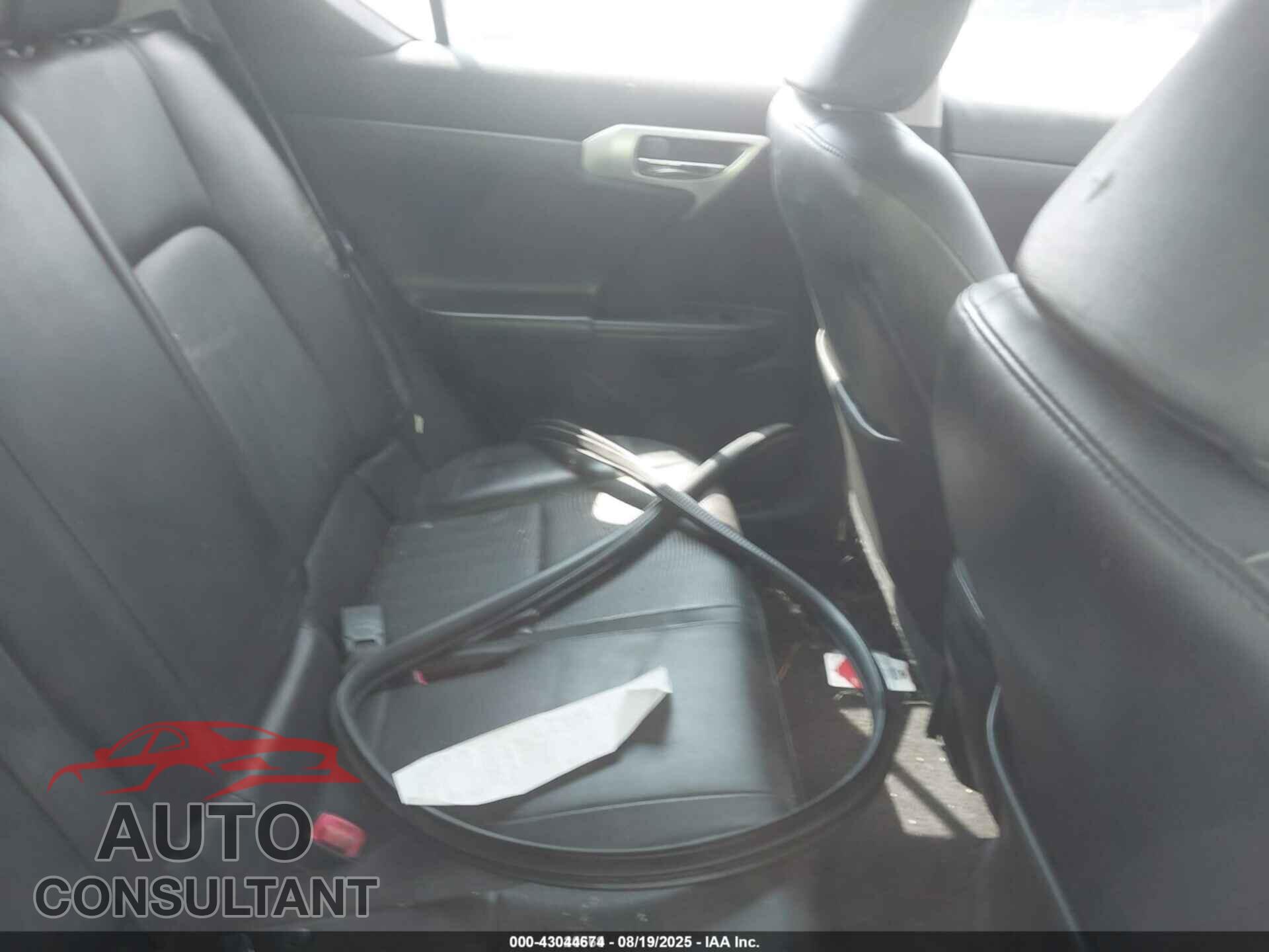 LEXUS CT 200H 2013 - JTHKD5BH4D2149999