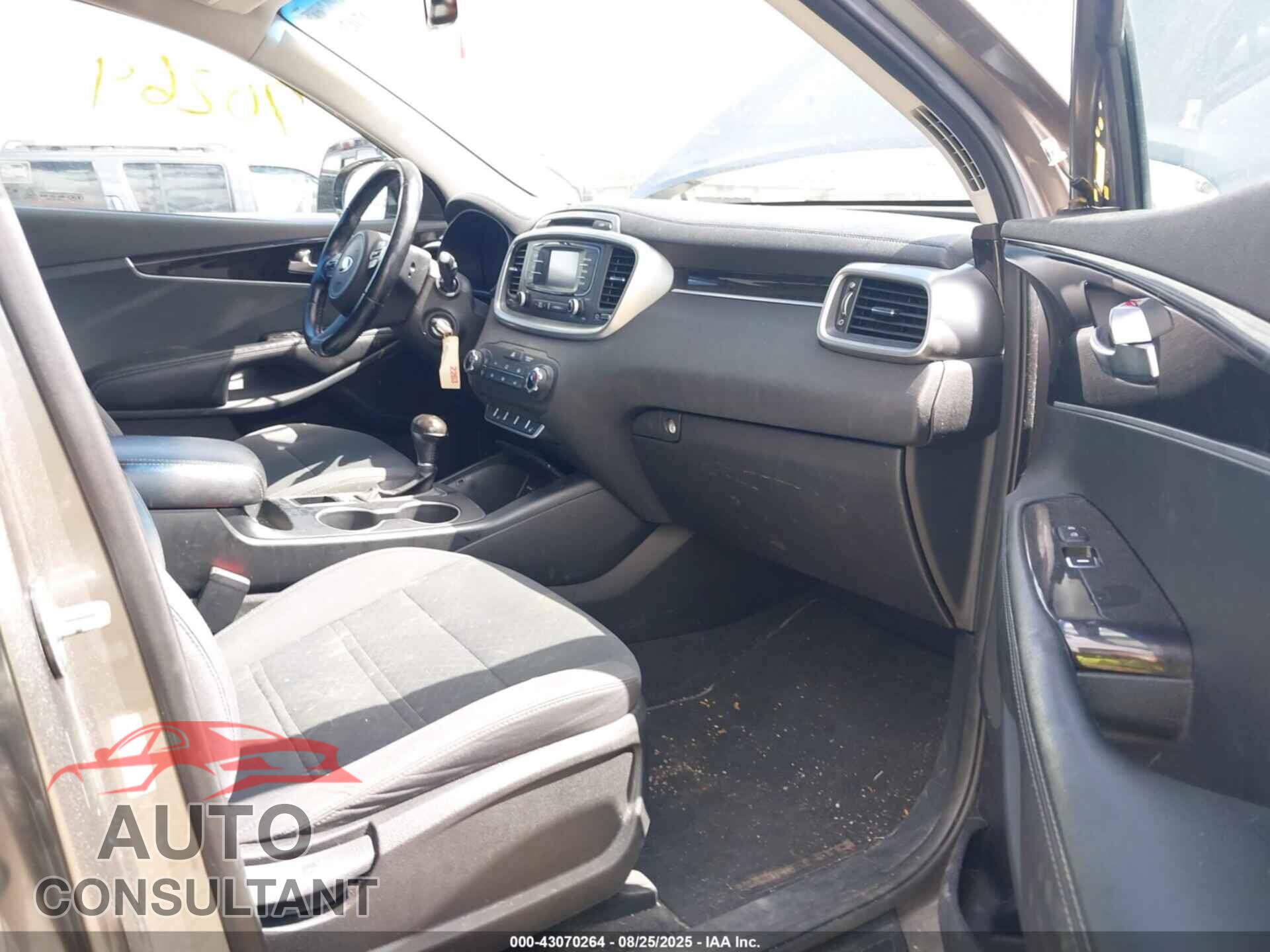 KIA SORENTO 2016 - 5XYPGDA32GG066192