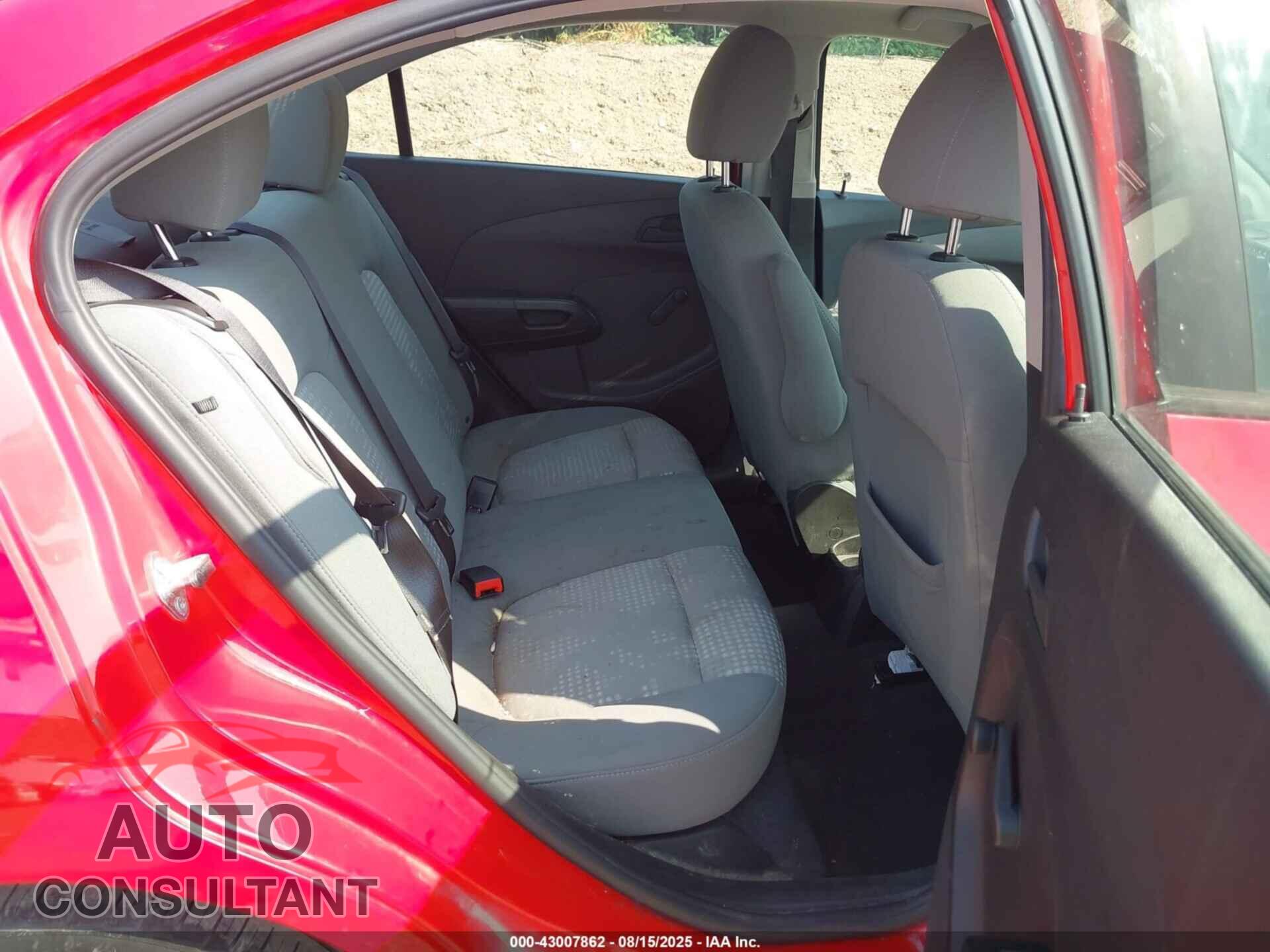 CHEVROLET SONIC 2015 - 1G1JA5SH2F4162899