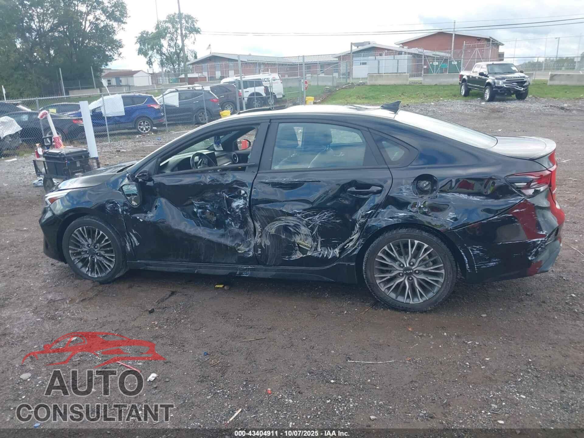 KIA FORTE 2023 - 3KPF54AD8PE575548