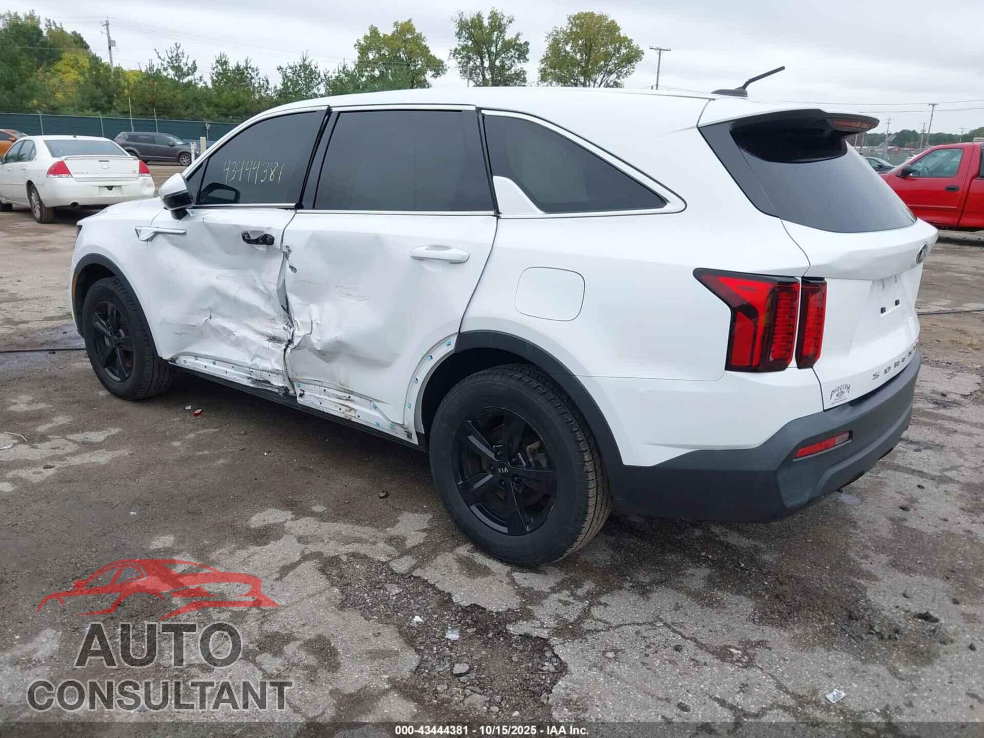 KIA SORENTO 2021 - 5XYRG4LC4MG021661