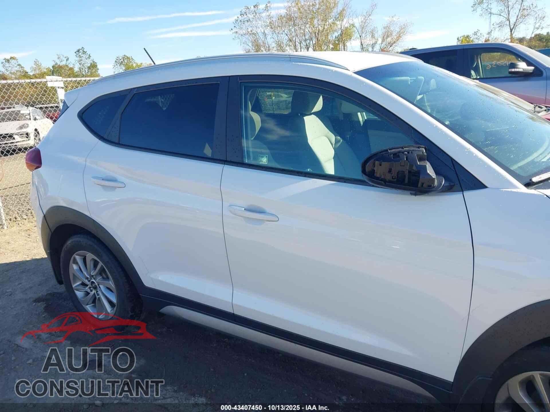 HYUNDAI TUCSON 2017 - KM8J3CA47HU321693