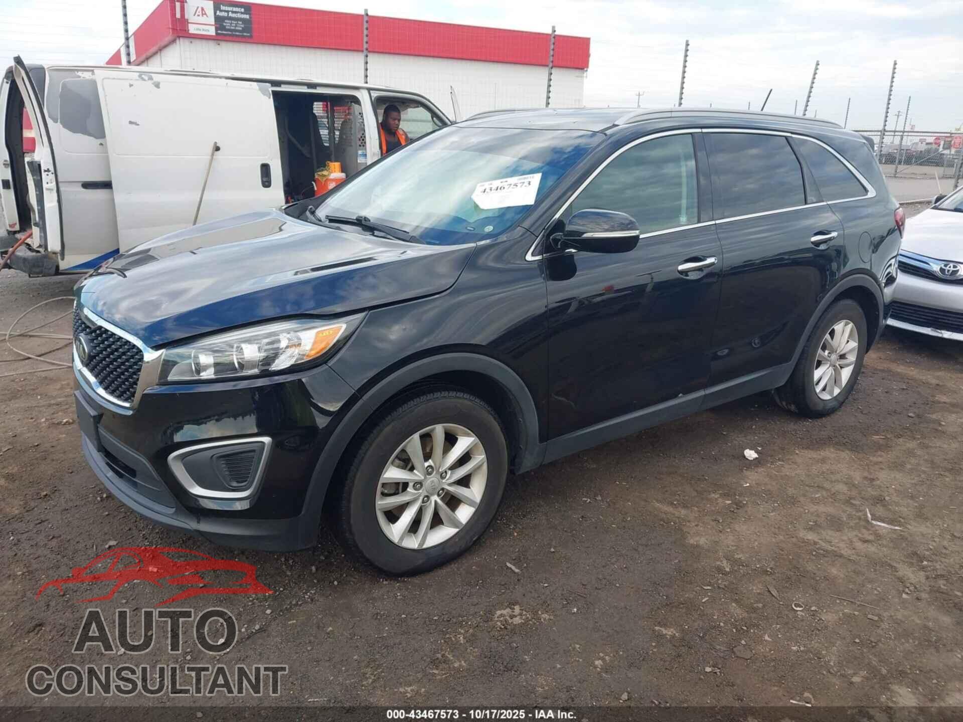 KIA SORENTO 2017 - 5XYPG4A58HG213912
