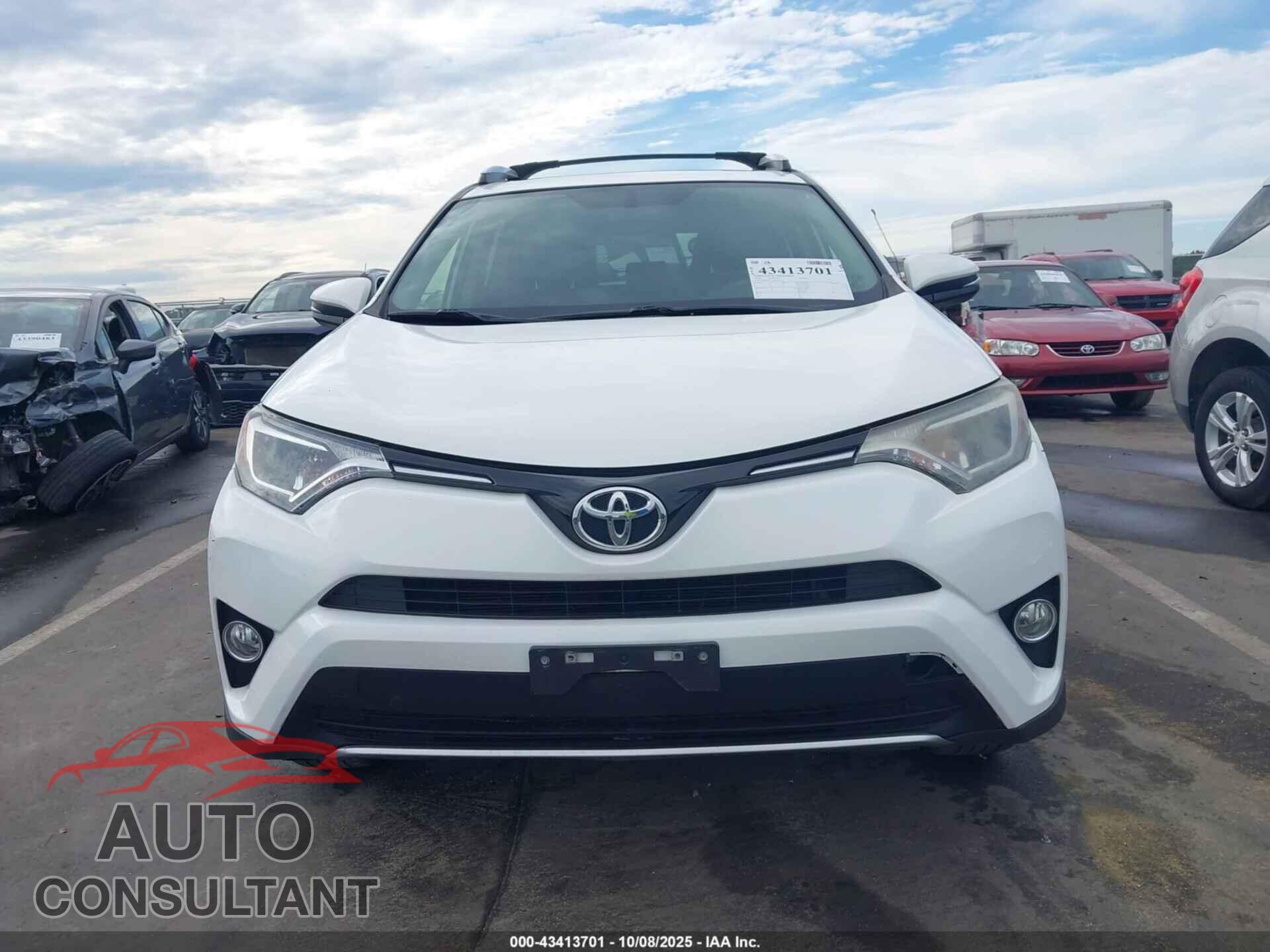 TOYOTA RAV4 2016 - JTMRFREV2GJ102743