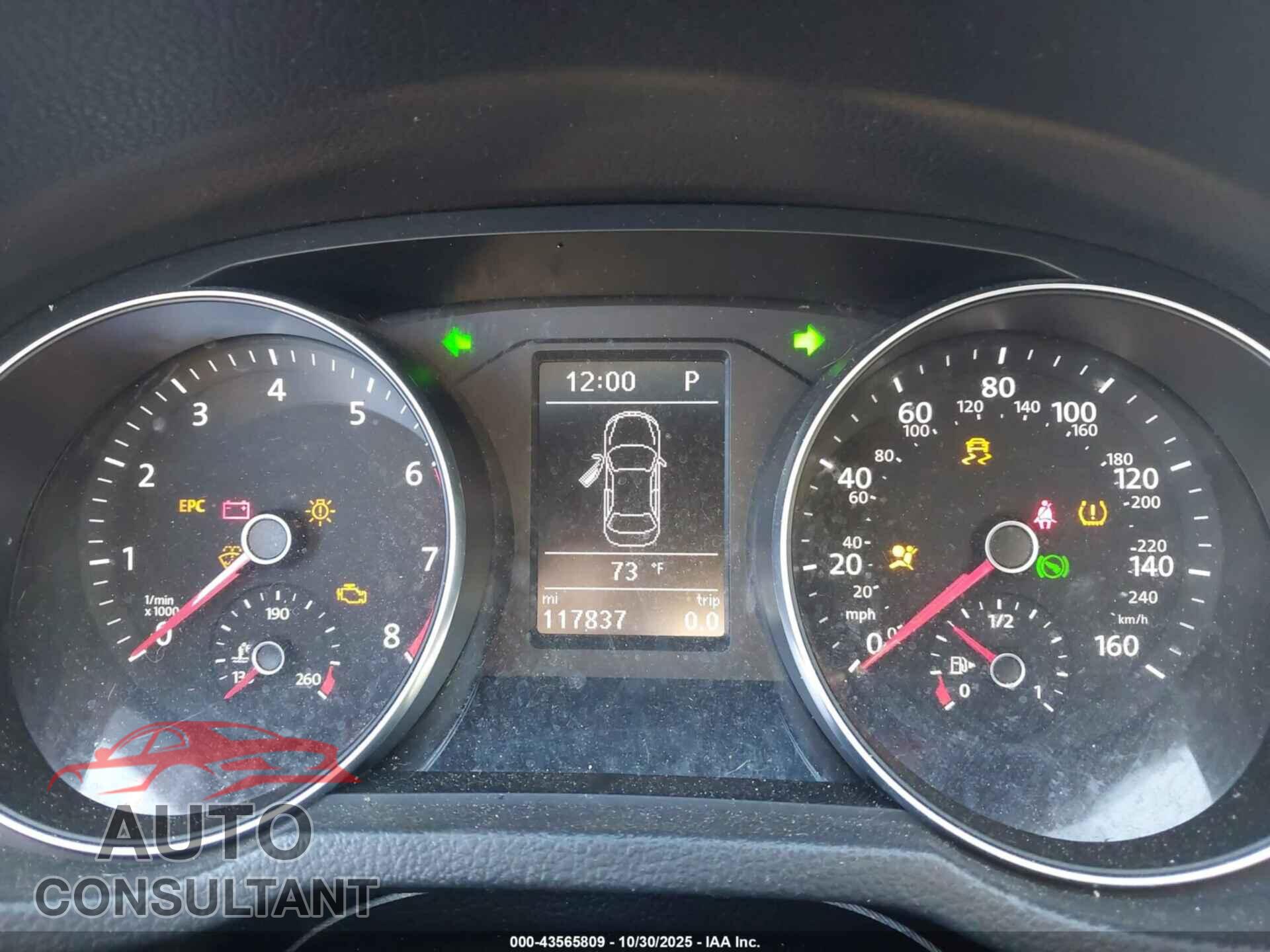 VOLKSWAGEN PASSAT 2017 - 1VWAT7A32HC002479