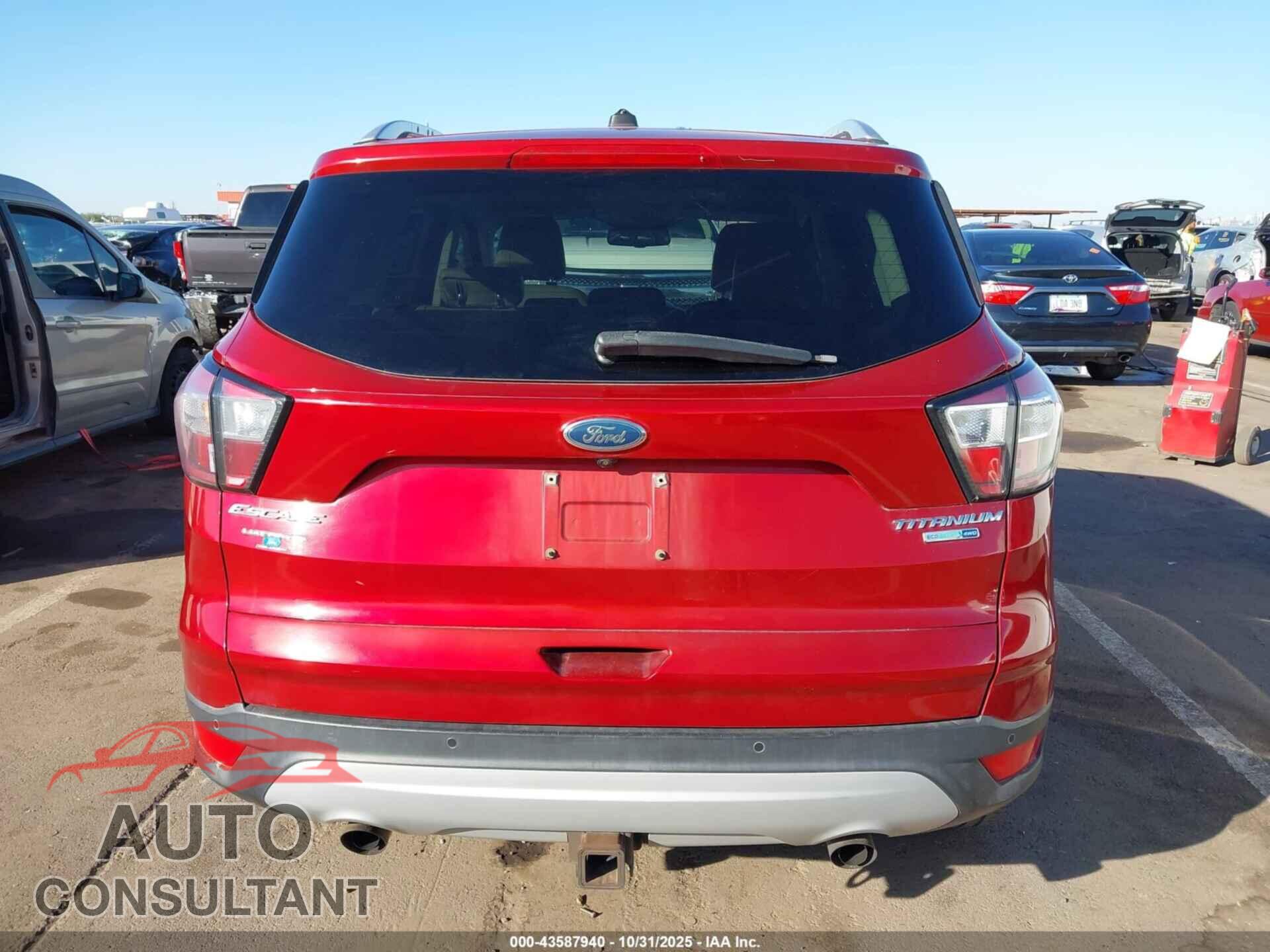 FORD ESCAPE 2017 - 1FMCU9J96HUF08797