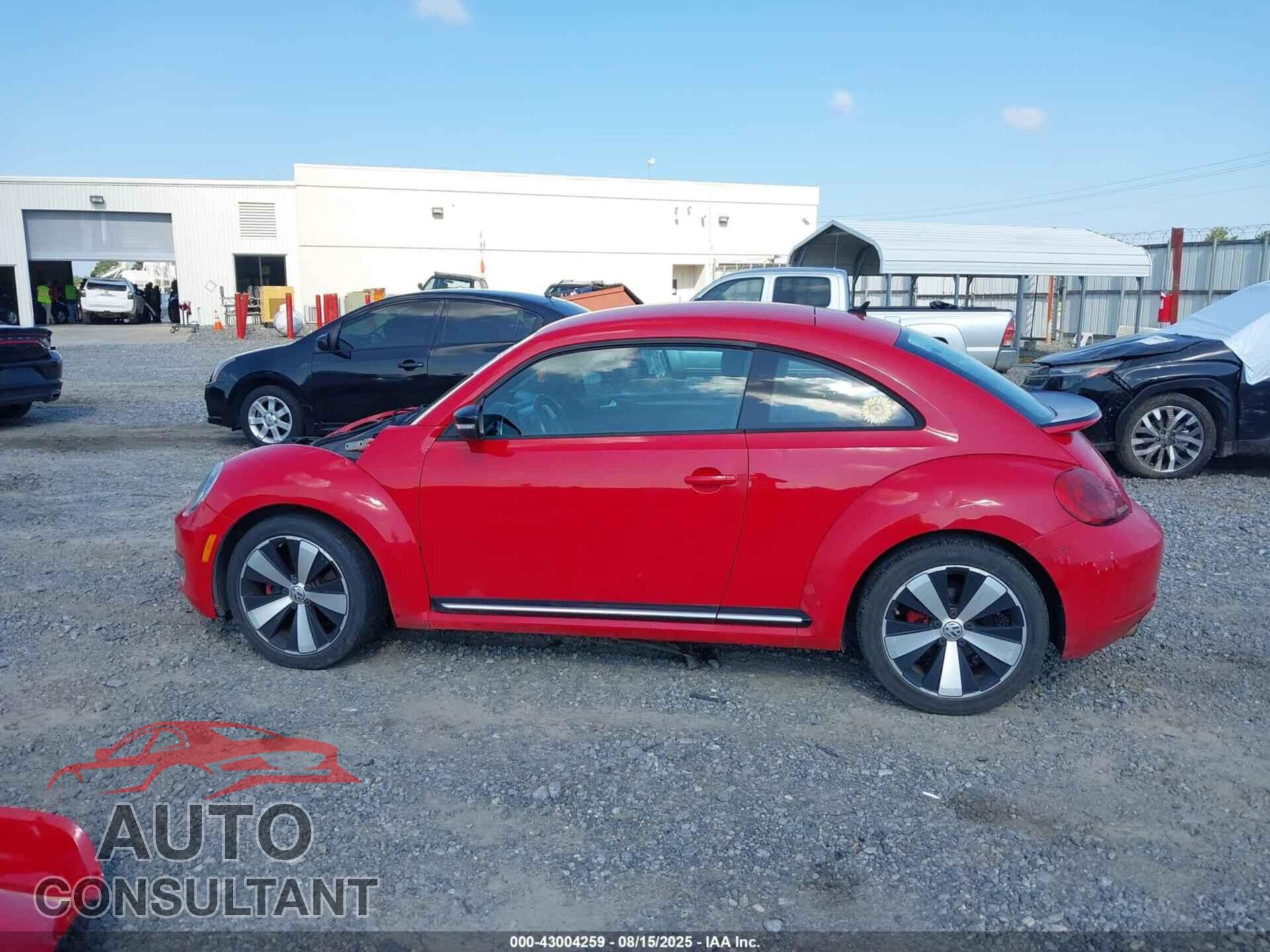 VOLKSWAGEN BEETLE 2013 - 3VWVA7AT7DM624298