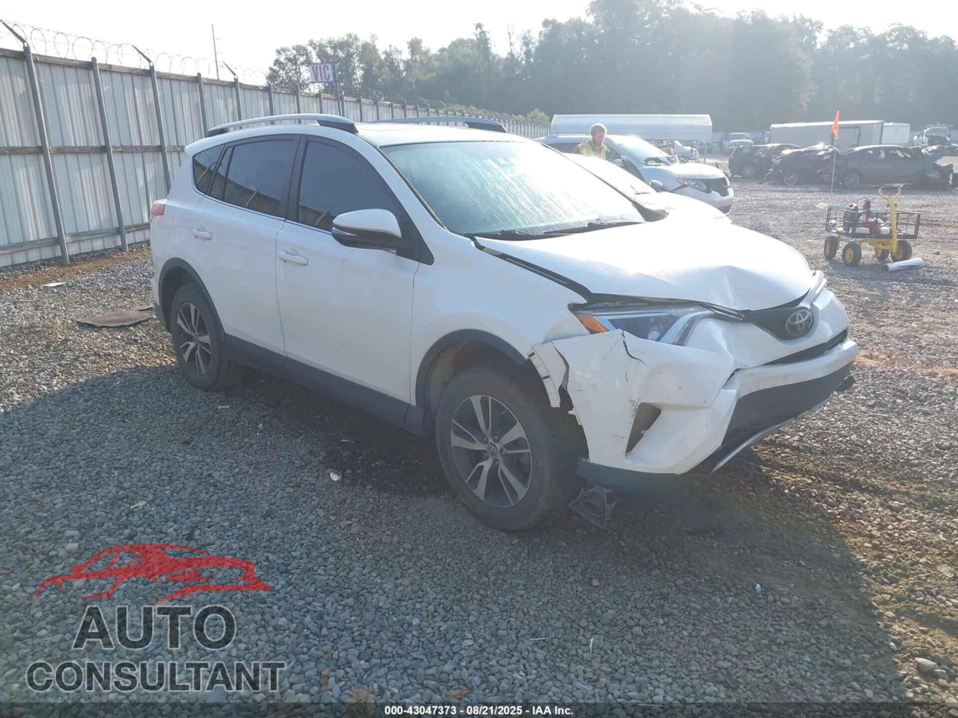 TOYOTA RAV4 2017 - JTMWFREV8HJ103397