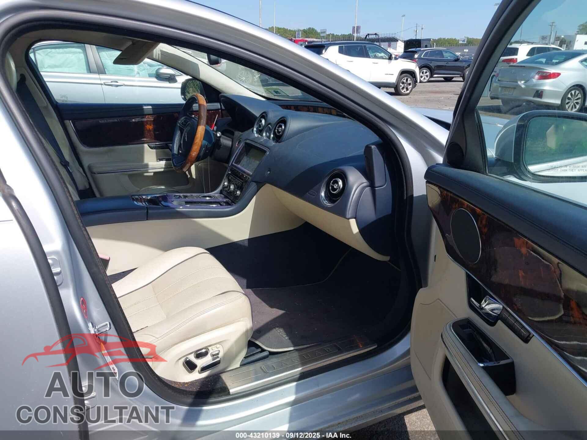 JAGUAR XJ 2011 - SAJWA2GB9BLV13633