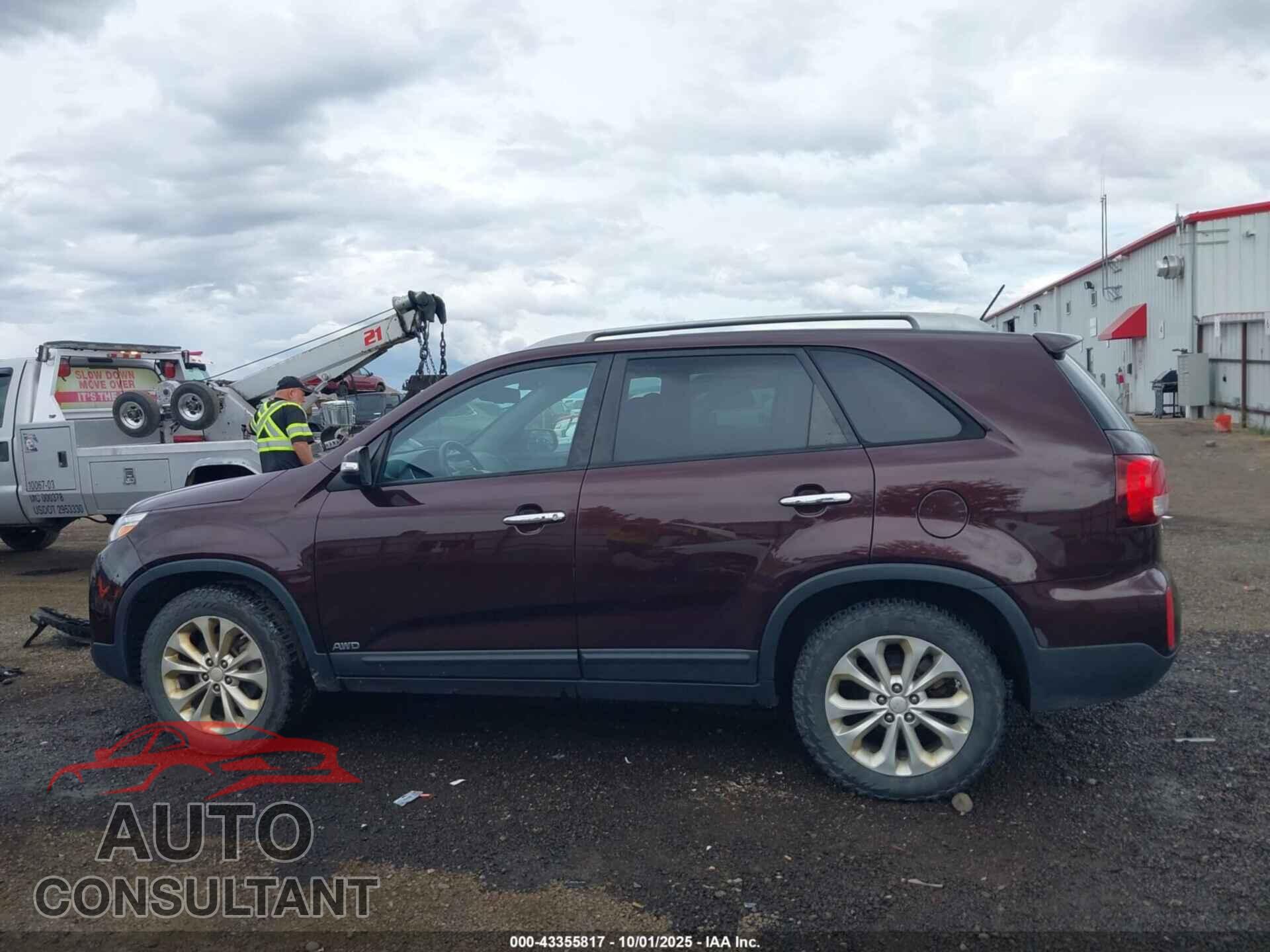 KIA SORENTO 2015 - 5XYKUDA72FG628628