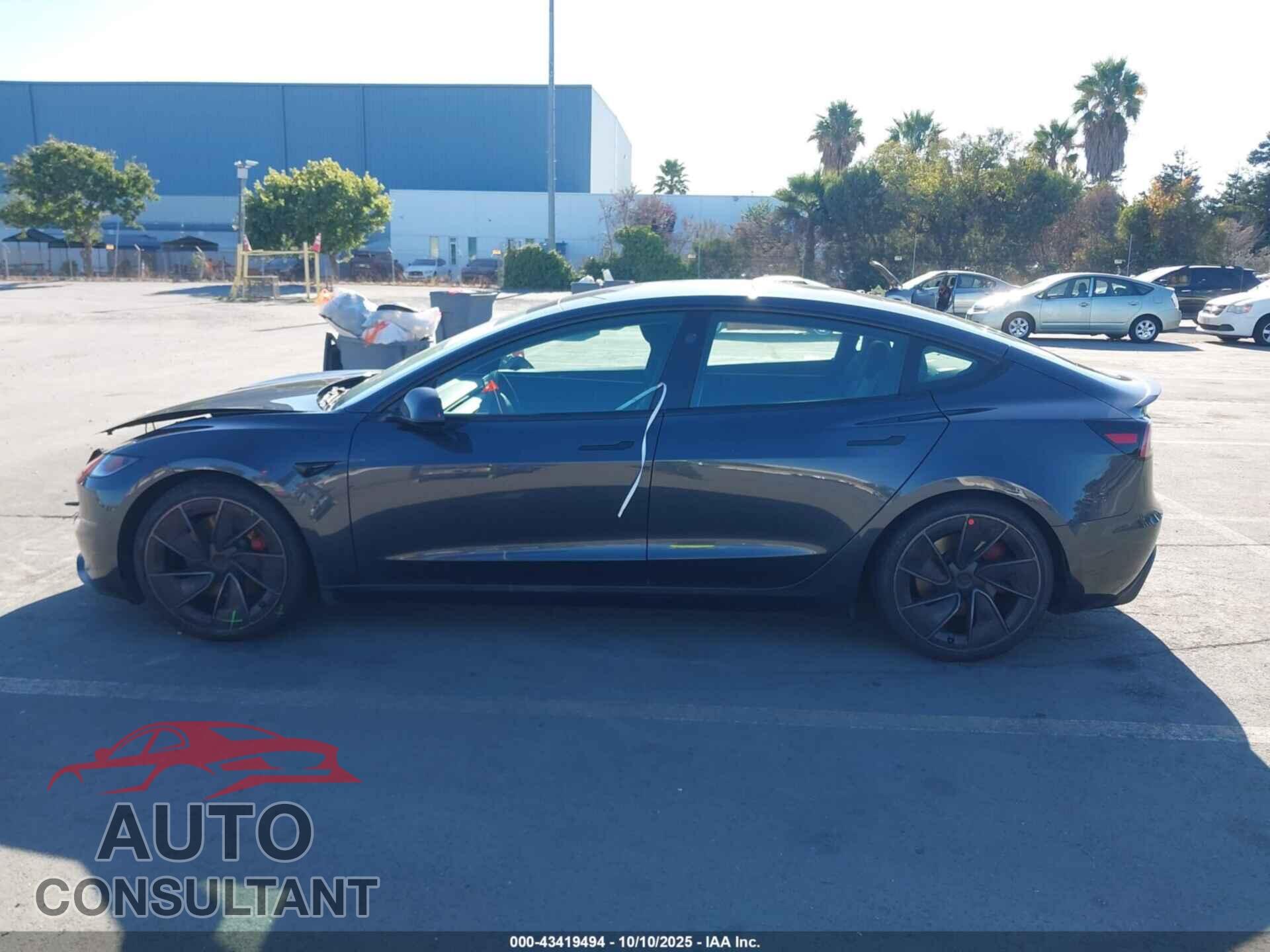 TESLA MODEL 3 2024 - 5YJ3E1ET9RF842082