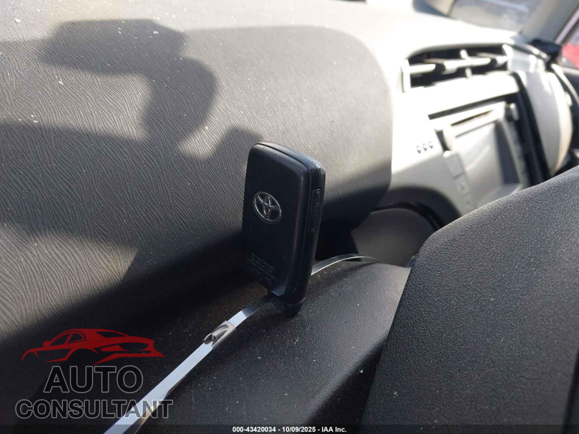 TOYOTA PRIUS PLUG-IN 2013 - JTDKN3DP9D3045591