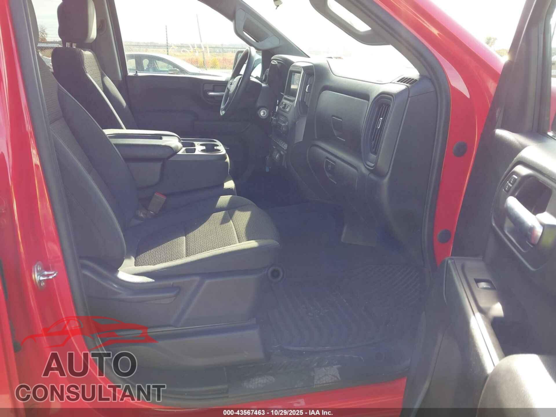 CHEVROLET SILVERADO 1500 2021 - 1GCPYBEK1MZ265931