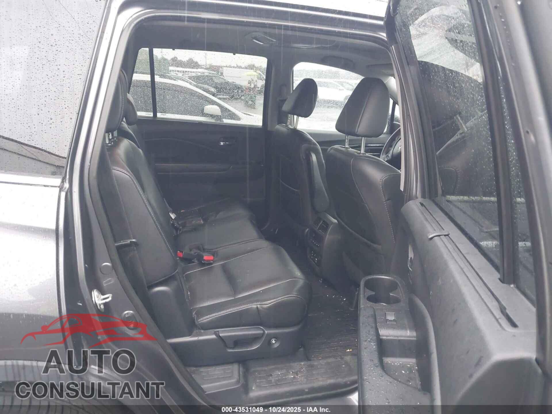HONDA PILOT 2017 - 5FNYF6H91HB066819