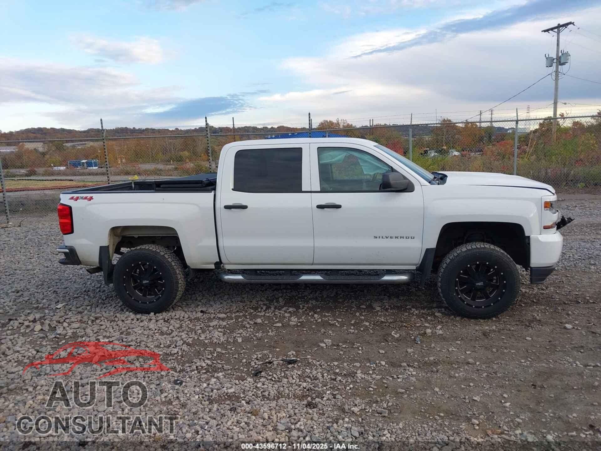 CHEVROLET SILVERADO 1500 2018 - 3GCUKPEC7JG446473