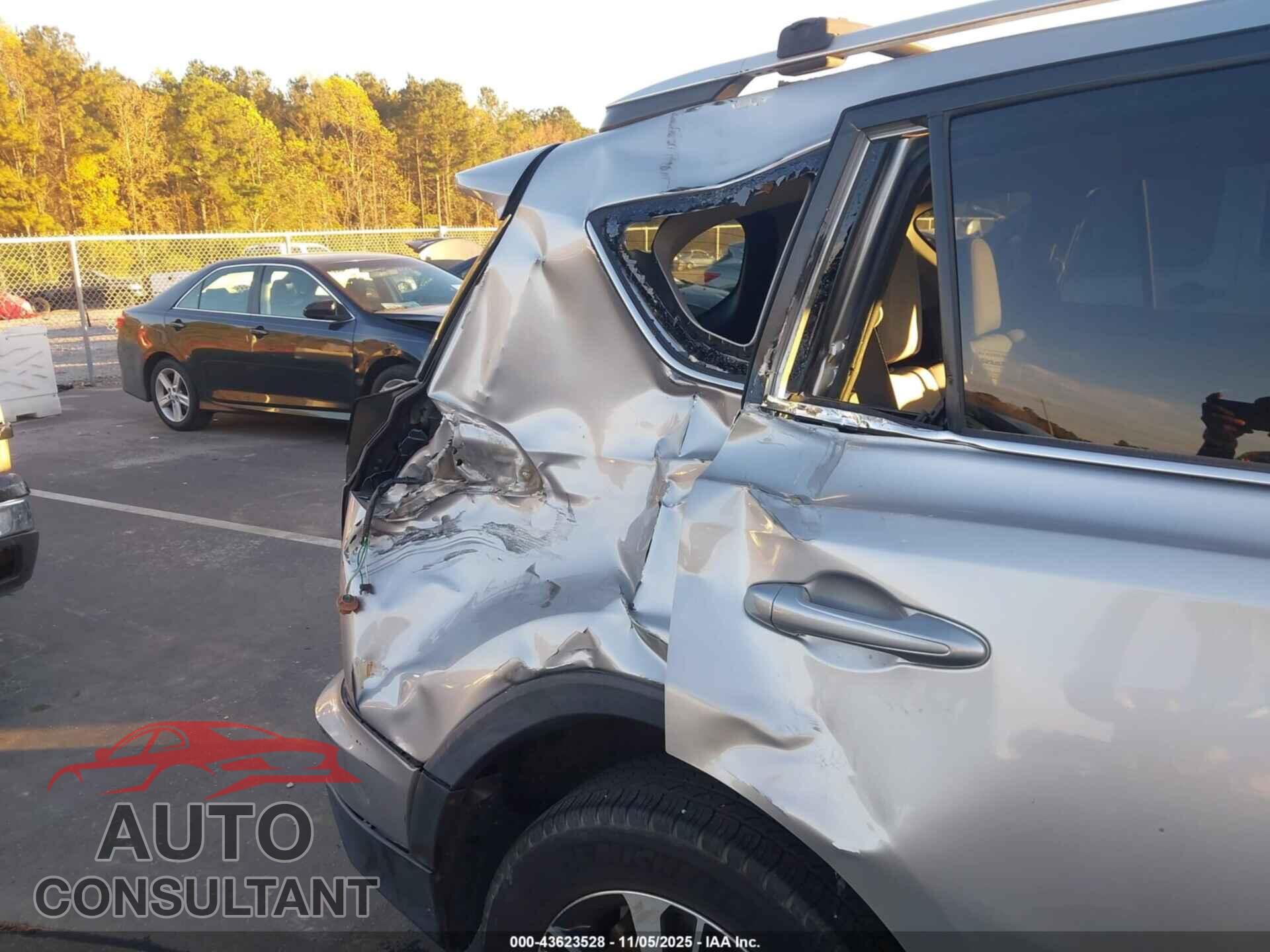TOYOTA RAV4 2016 - 2T3RFREV1GW440975
