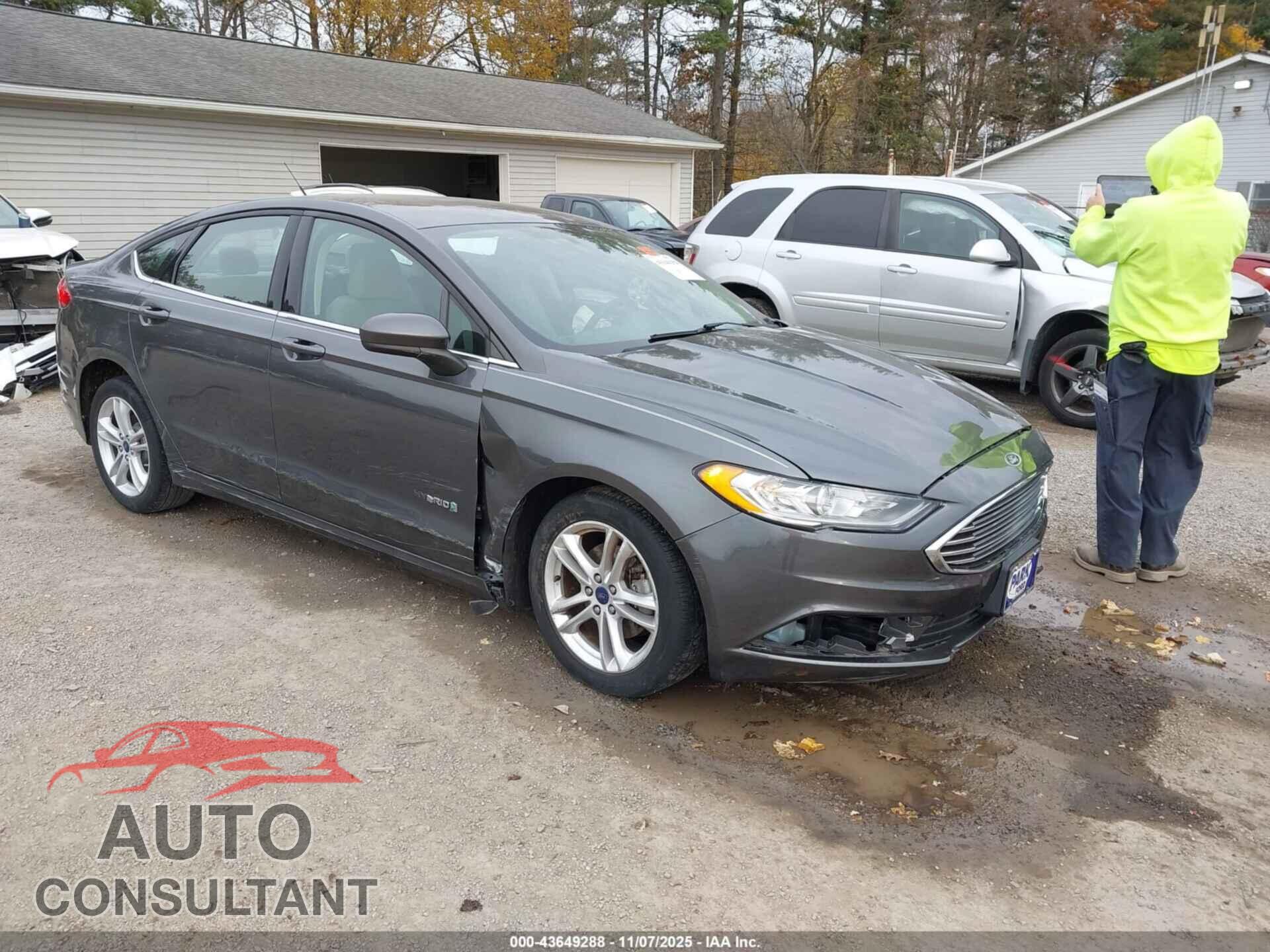 FORD FUSION HYBRID 2018 - 3FA6P0UU7JR100221