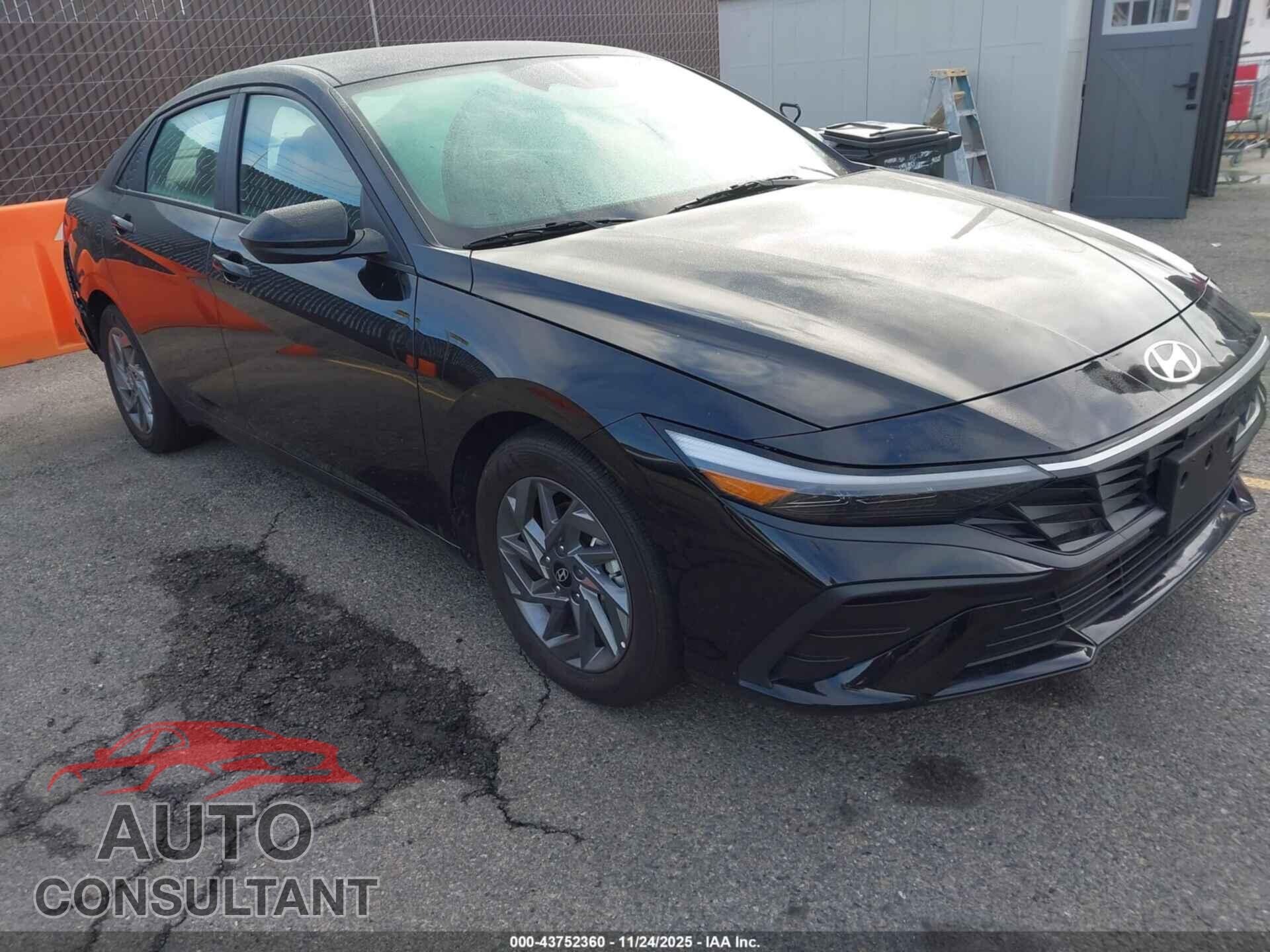 HYUNDAI ELANTRA 2024 - KMHLM4DG6RU777168