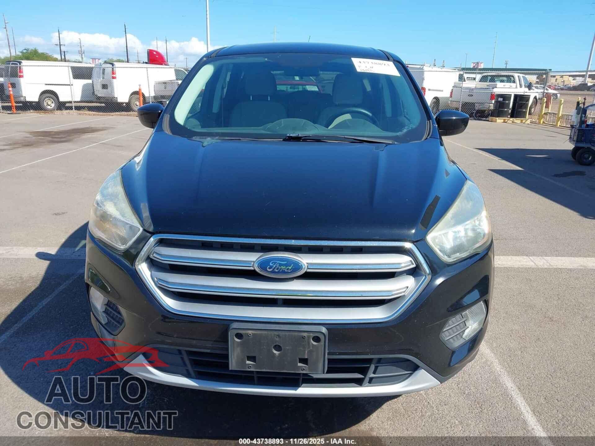FORD ESCAPE 2017 - 1FMCU9GD1HUE26195