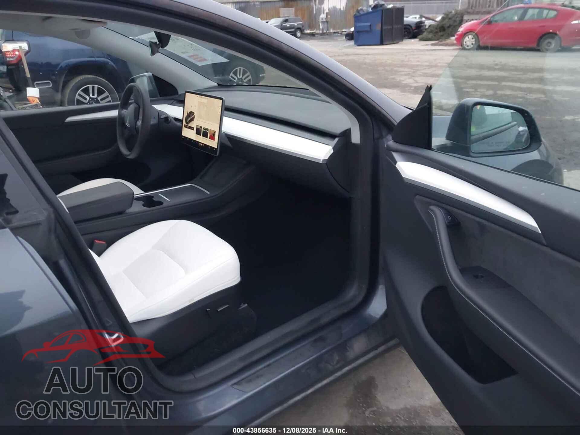 TESLA MODEL Y 2023 - 7SAYGDEE7PA147714