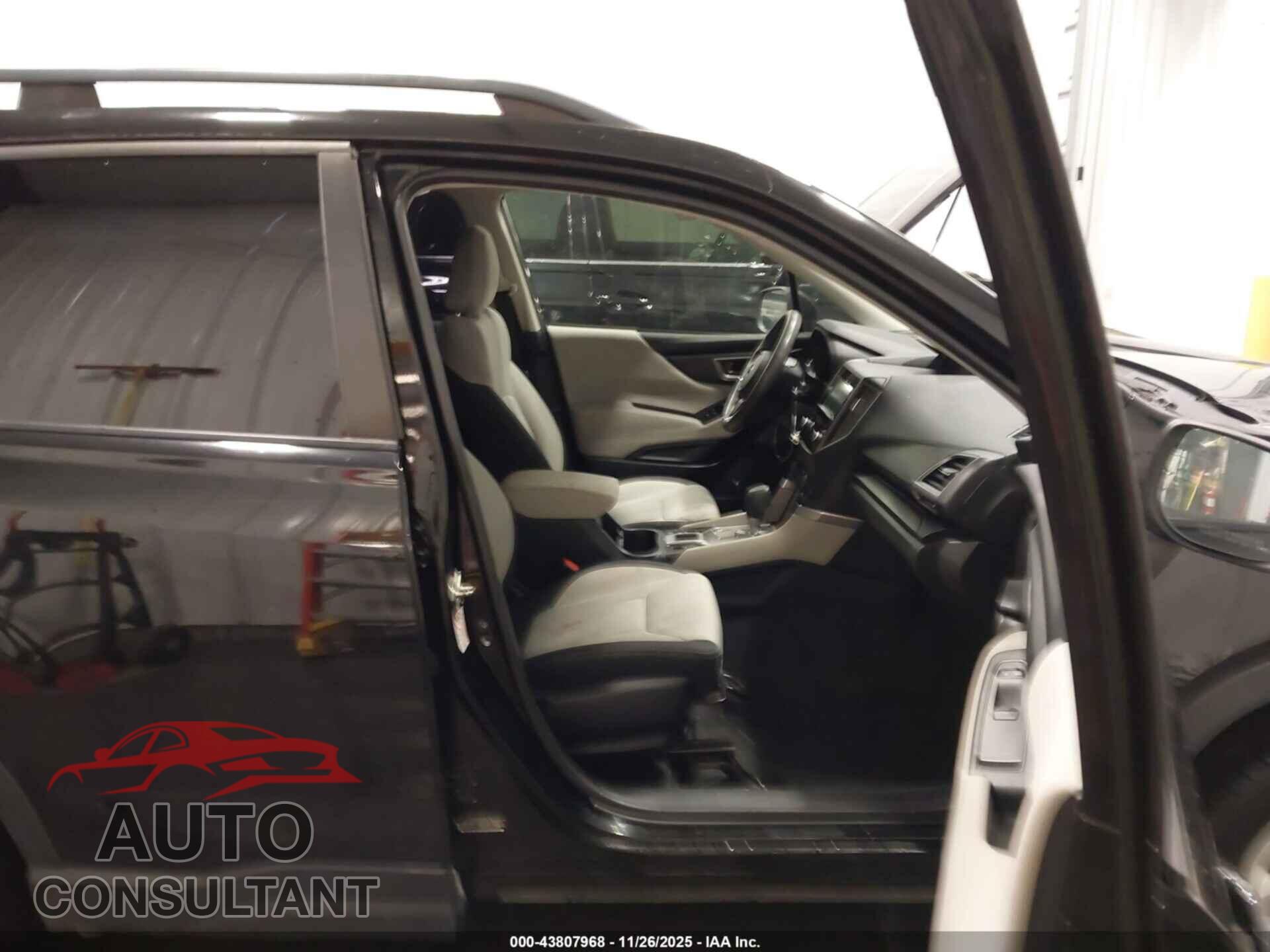 SUBARU FORESTER 2019 - JF2SKACC1KH433900