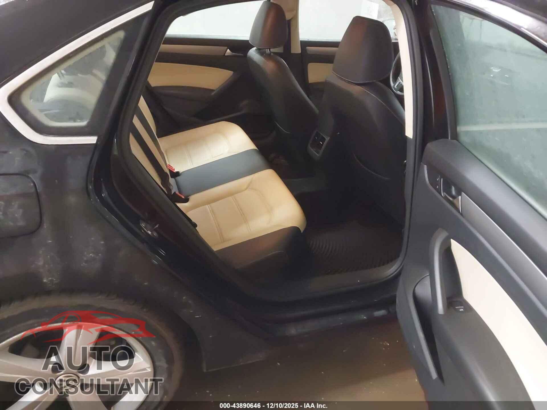 VOLKSWAGEN PASSAT 2014 - 1VWBT7A37EC045635
