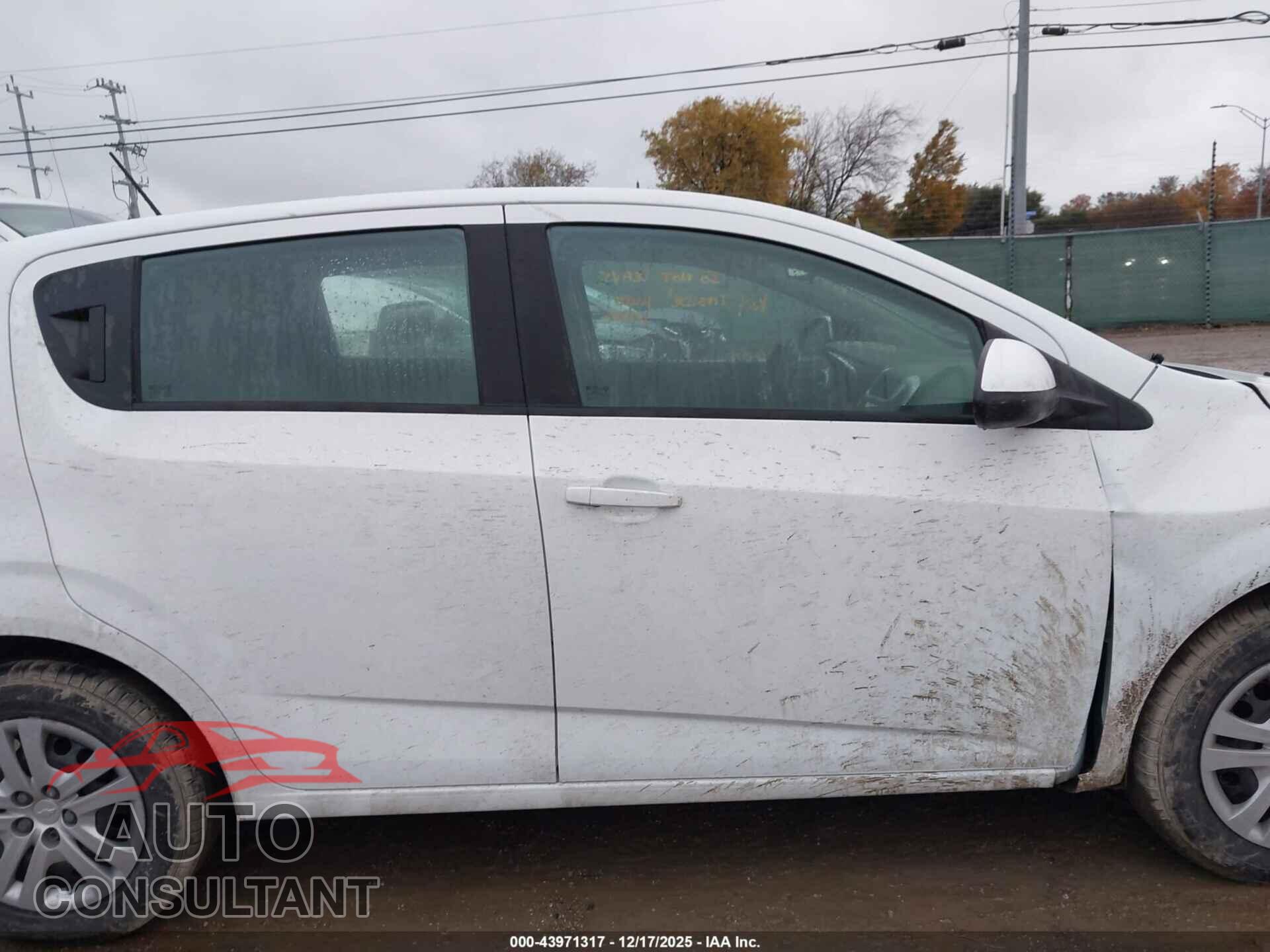 CHEVROLET SONIC 2017 - 1G1JG6SG4H4169657