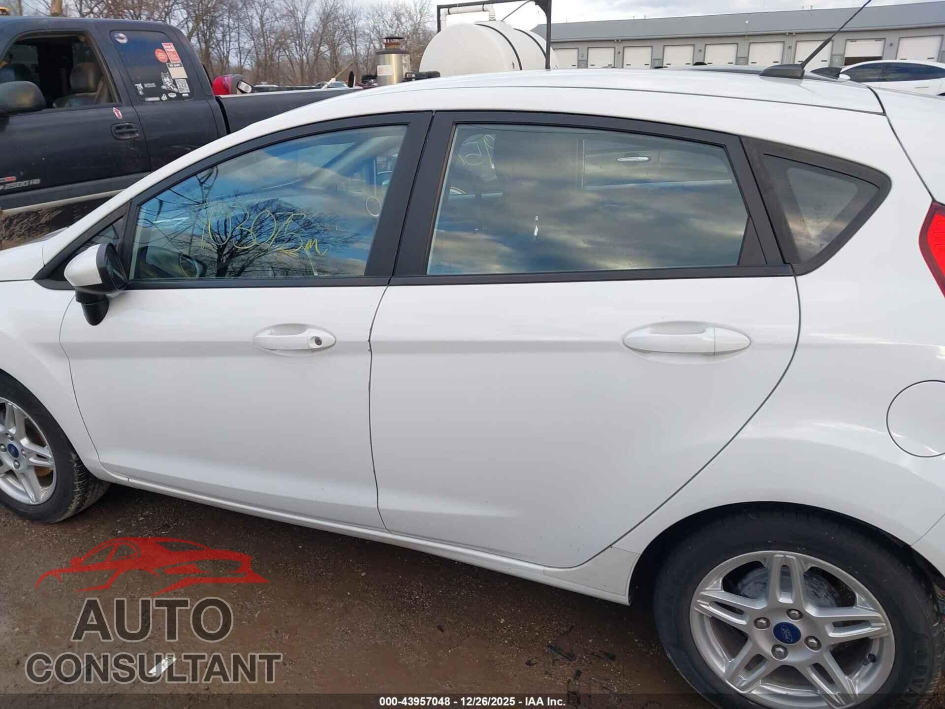 FORD FIESTA 2017 - 3FADP4EJ2HM135680