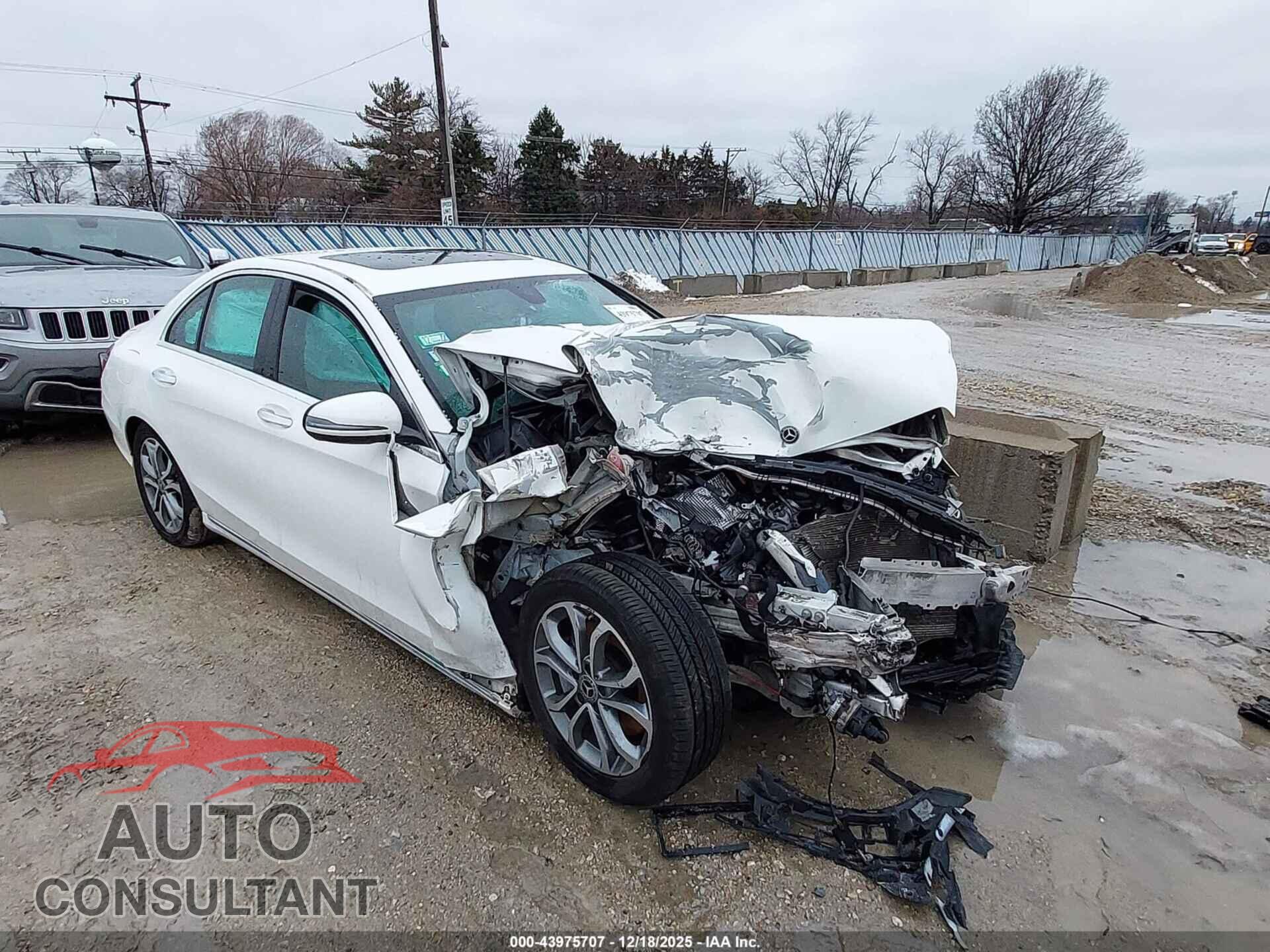 MERCEDES-BENZ C 300 2018 - 55SWF4KB4JU258604