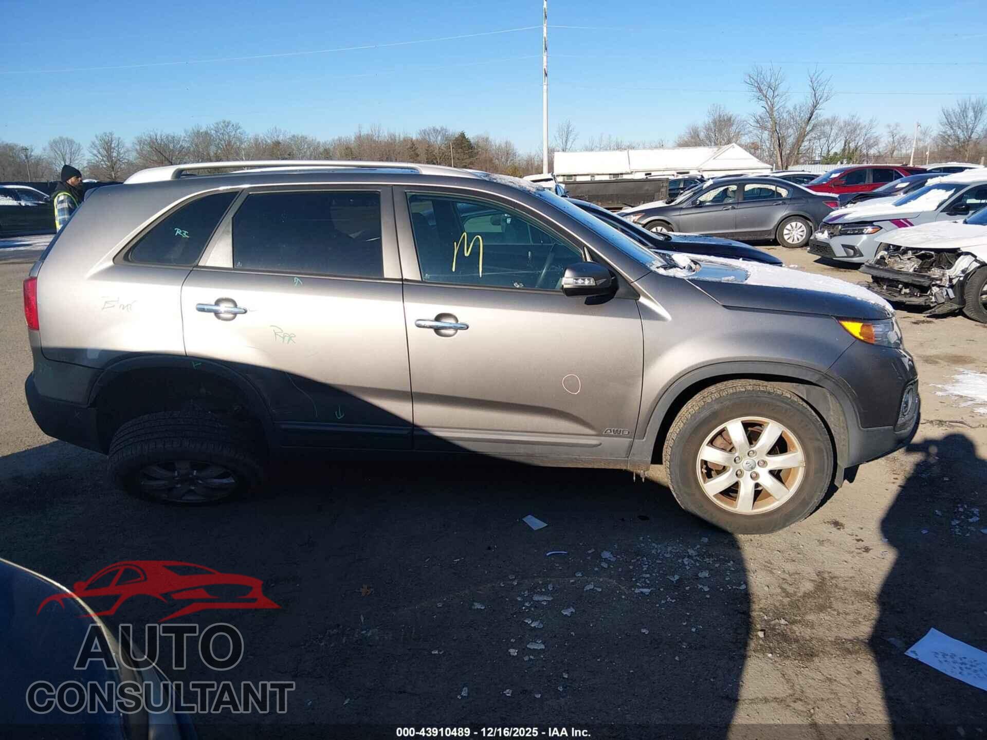 KIA SORENTO 2013 - 5XYKTDA21DG420163