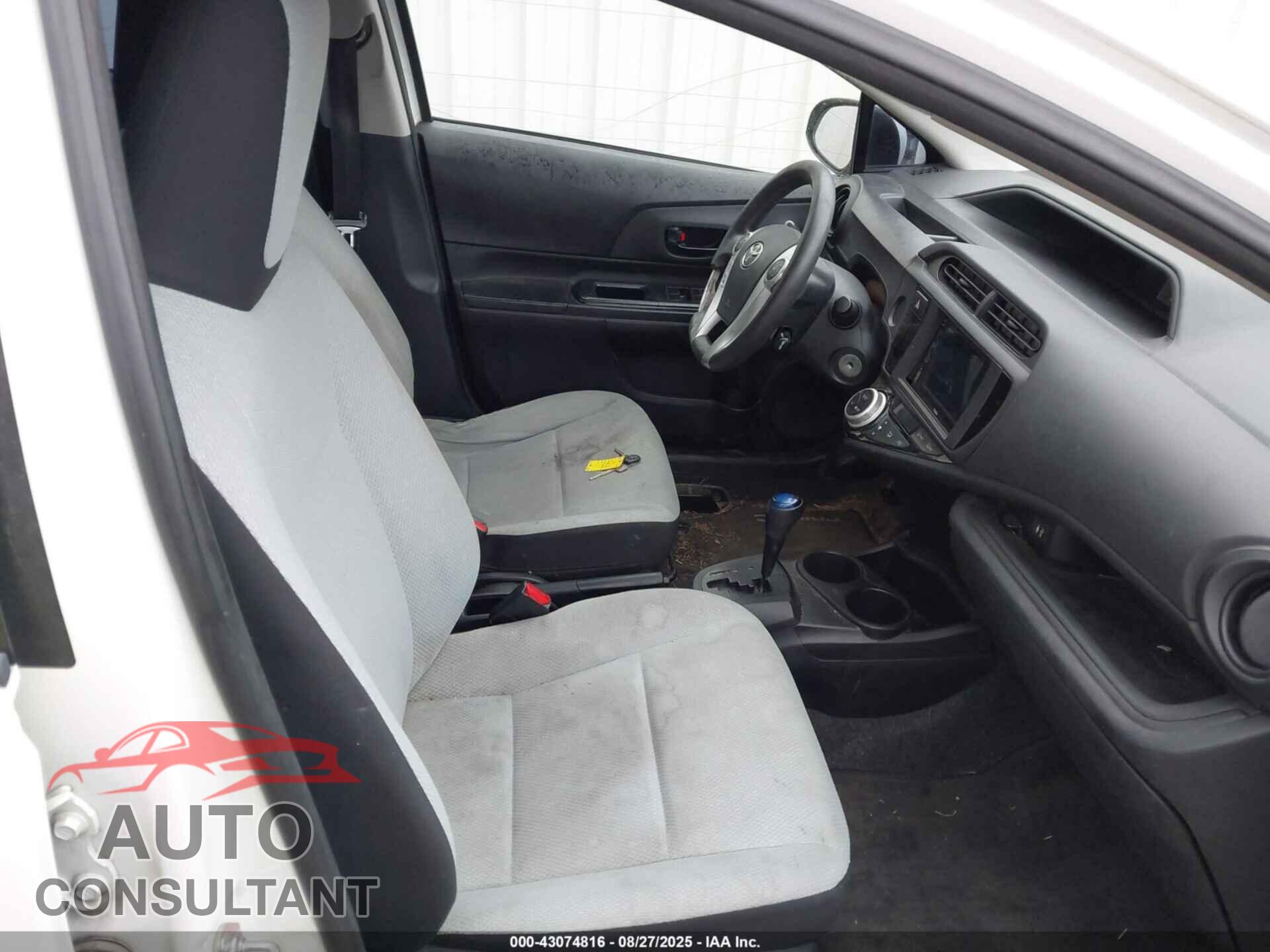 TOYOTA PRIUS C 2015 - JTDKDTB39F1098003