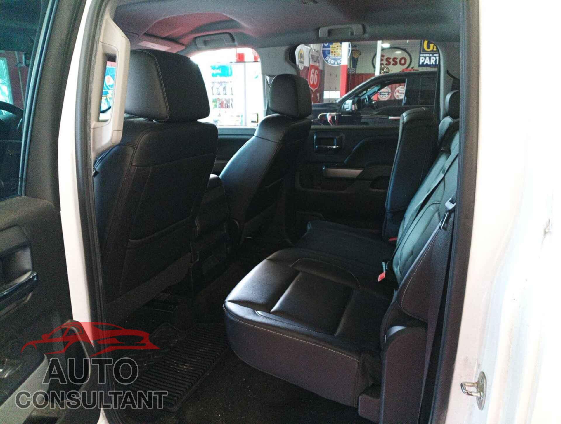 CHEVROLET SILVERADO 2018 - 3GCUKREC7JG189214