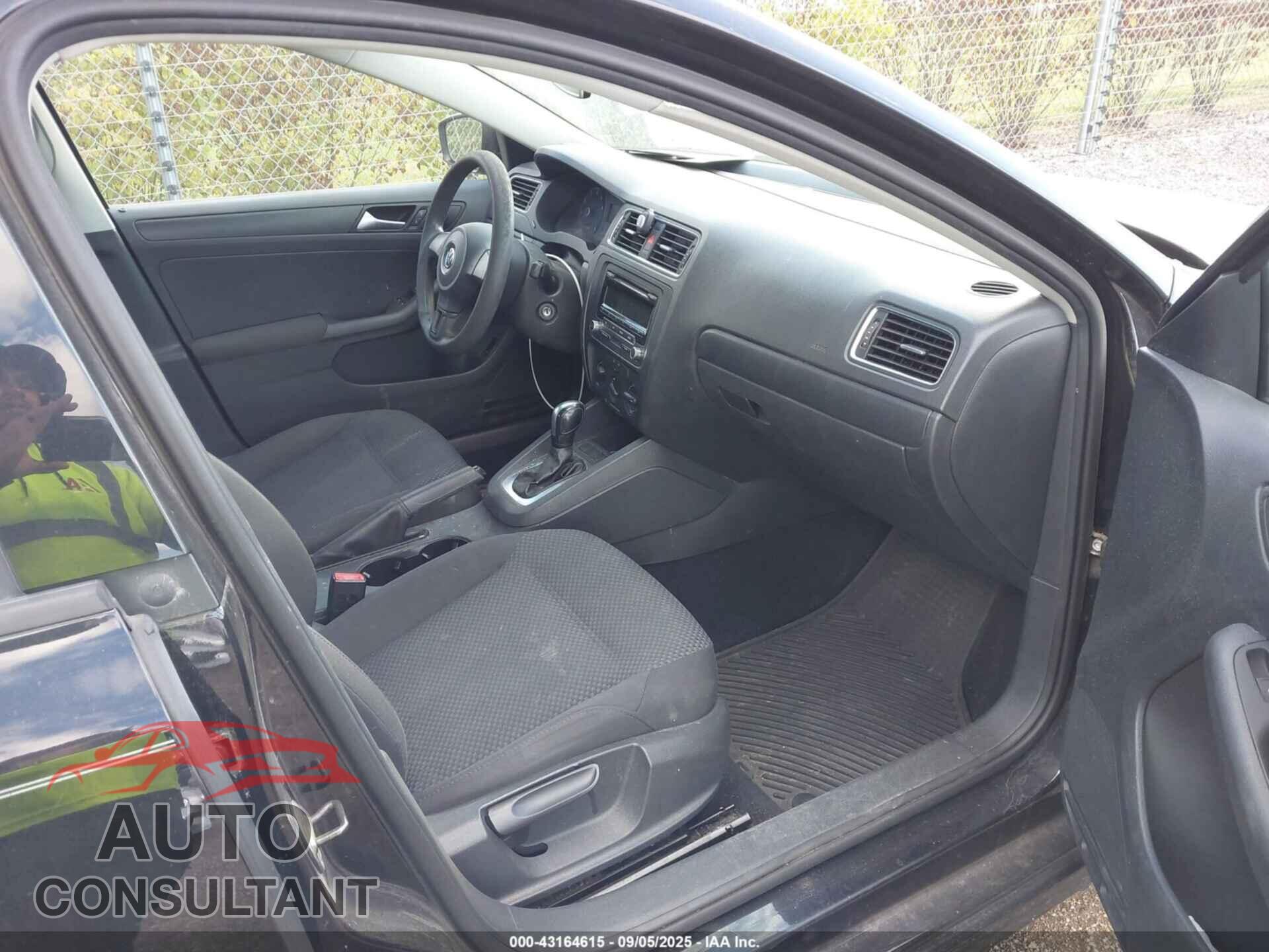 VOLKSWAGEN JETTA 2012 - 3VW2K7AJ1CM423476
