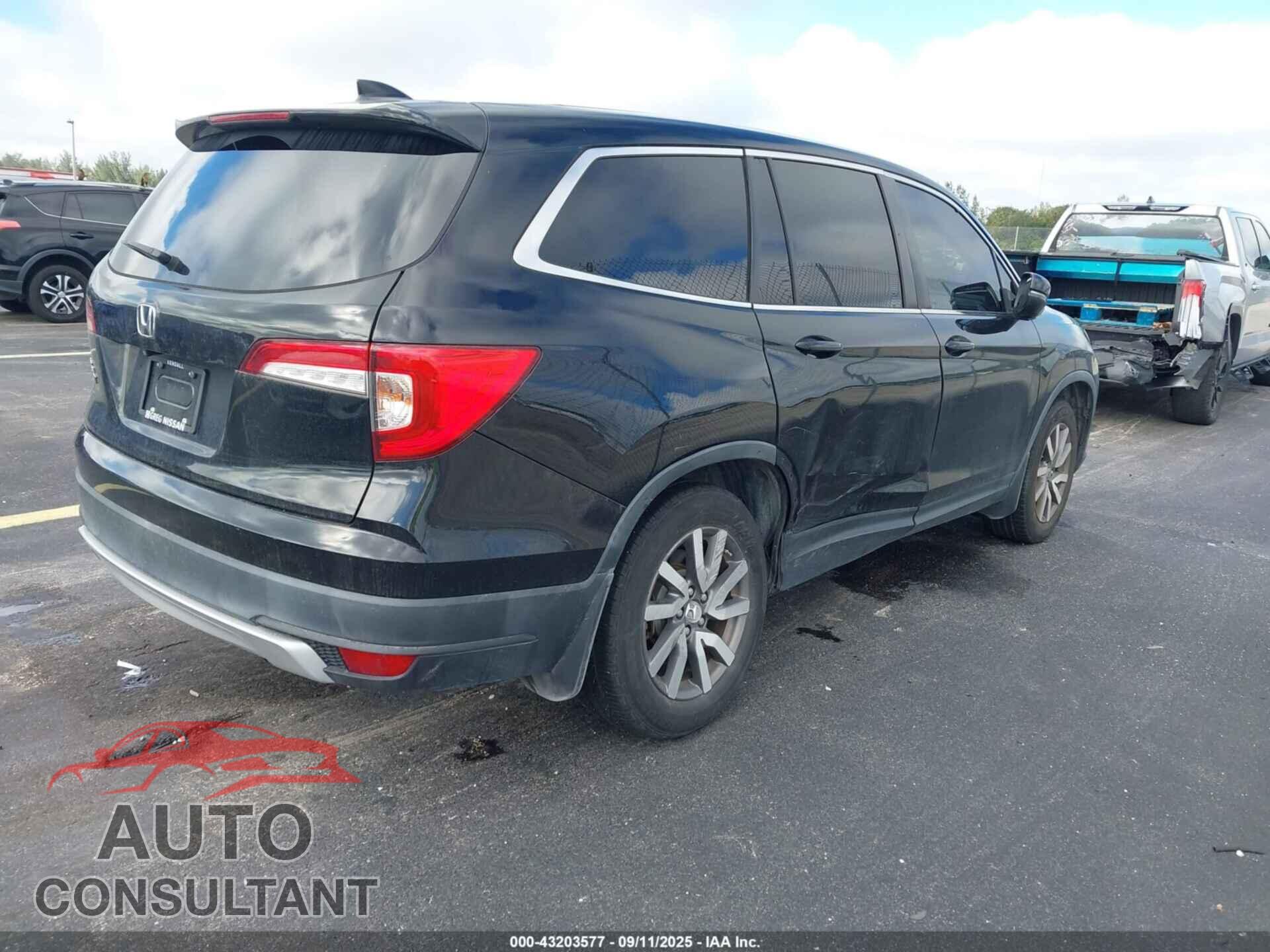 HONDA PILOT 2021 - 5FNYF5H55MB011212