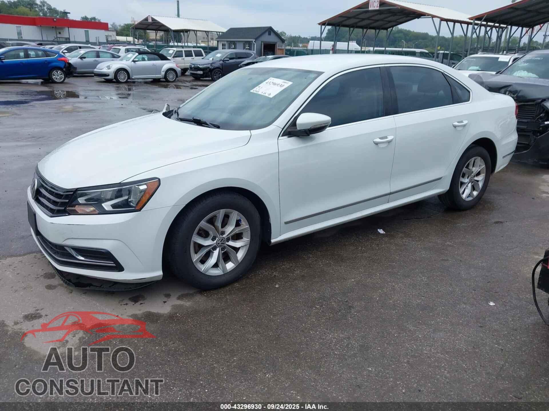 VOLKSWAGEN PASSAT 2017 - 1VWAT7A31HC050166