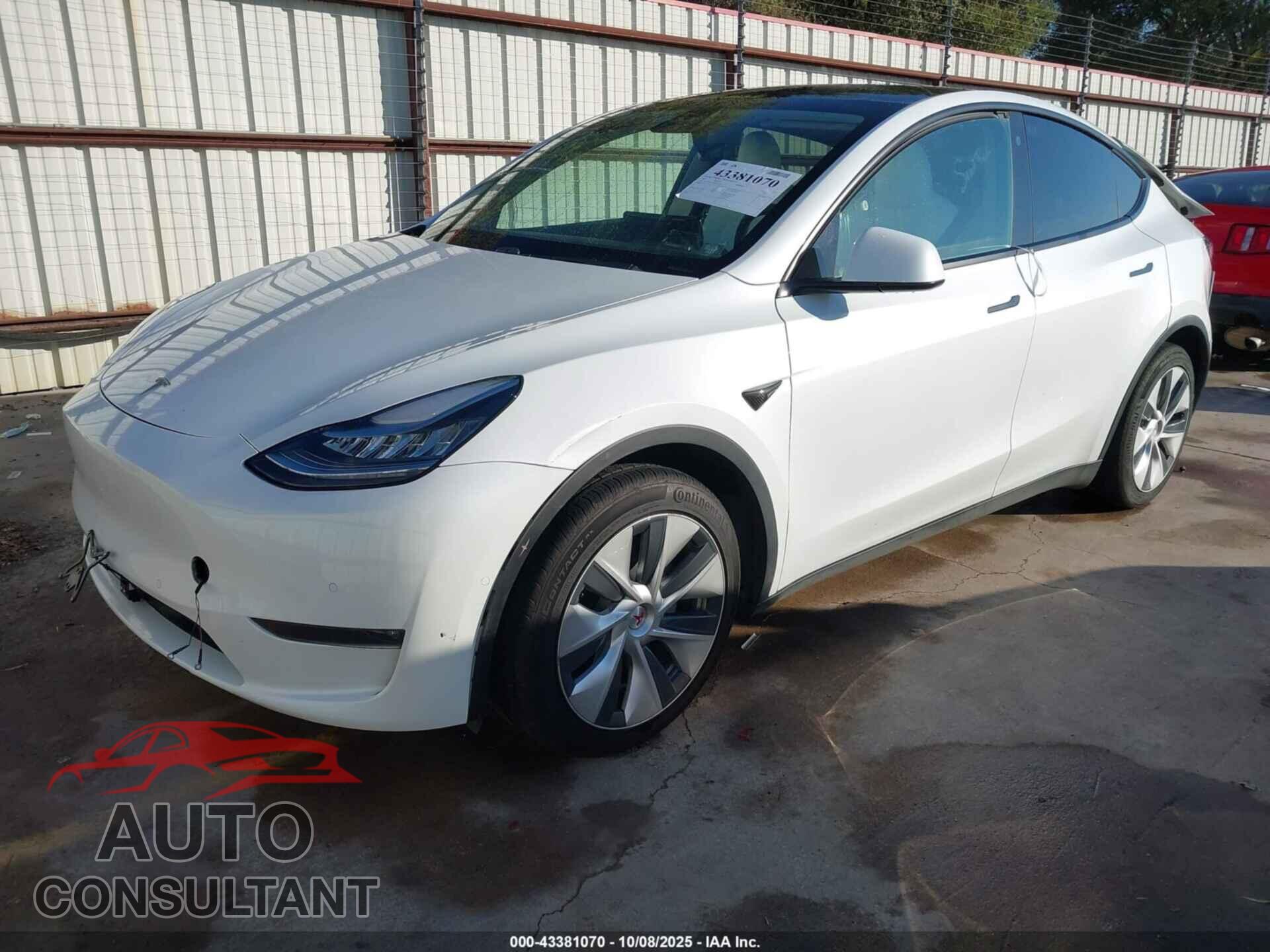 TESLA MODEL Y 2021 - 5YJYGDEE0MF076108