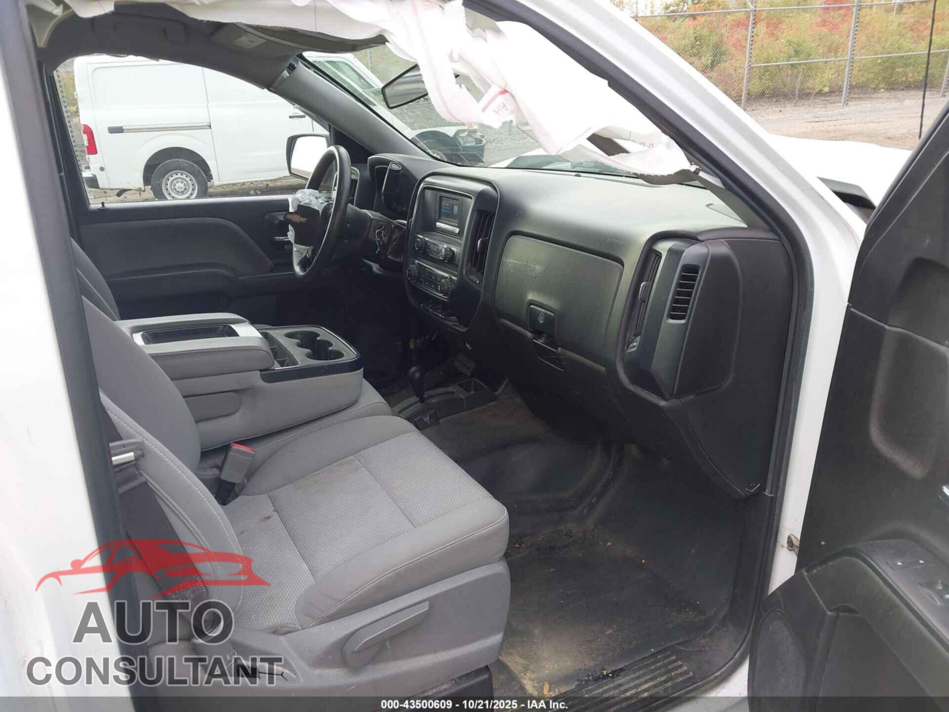 CHEVROLET SILVERADO 1500 2017 - 1GCNKNEC8HZ140305