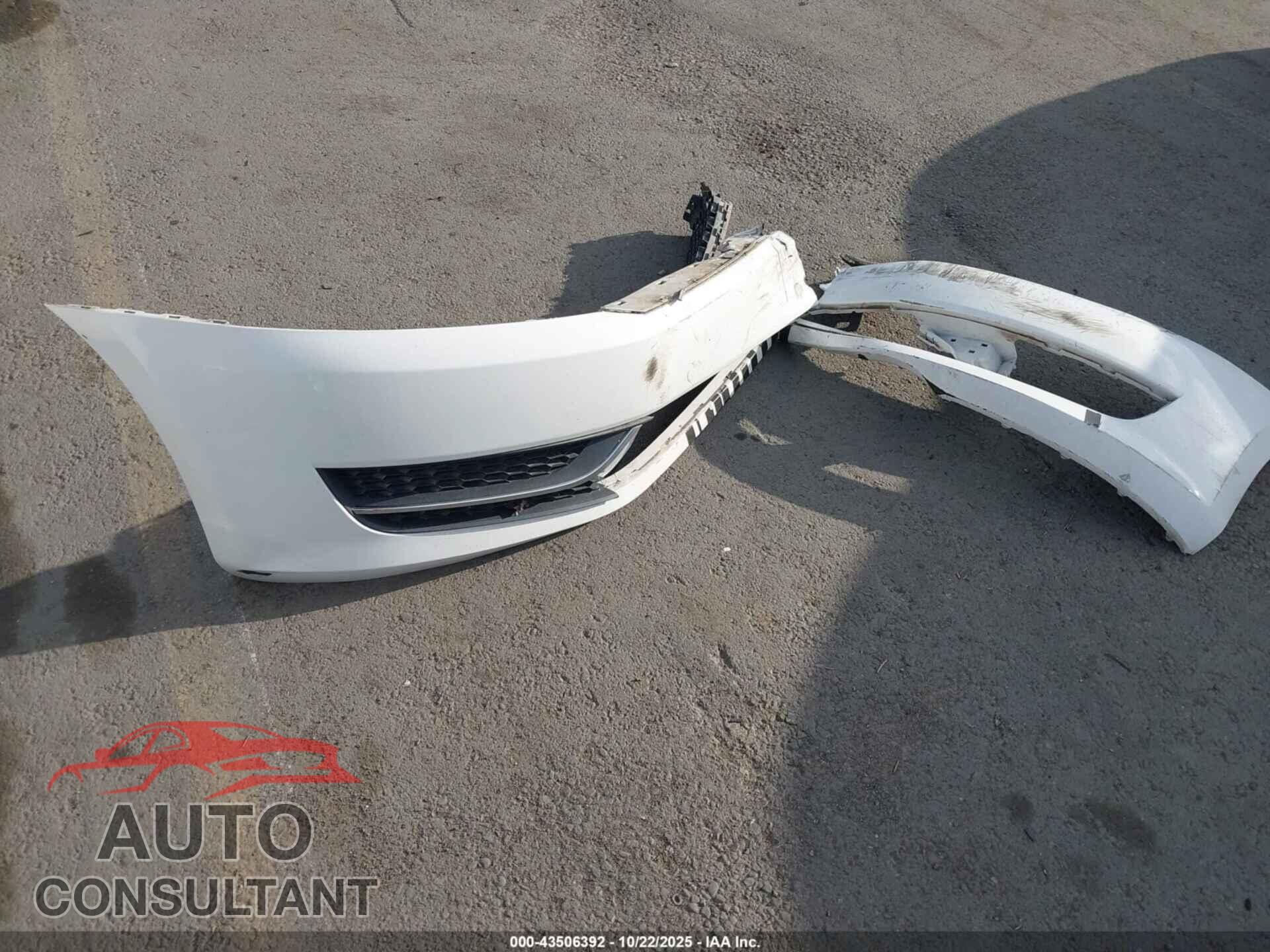 VOLKSWAGEN PASSAT 2014 - 1VWAT7A39EC036544