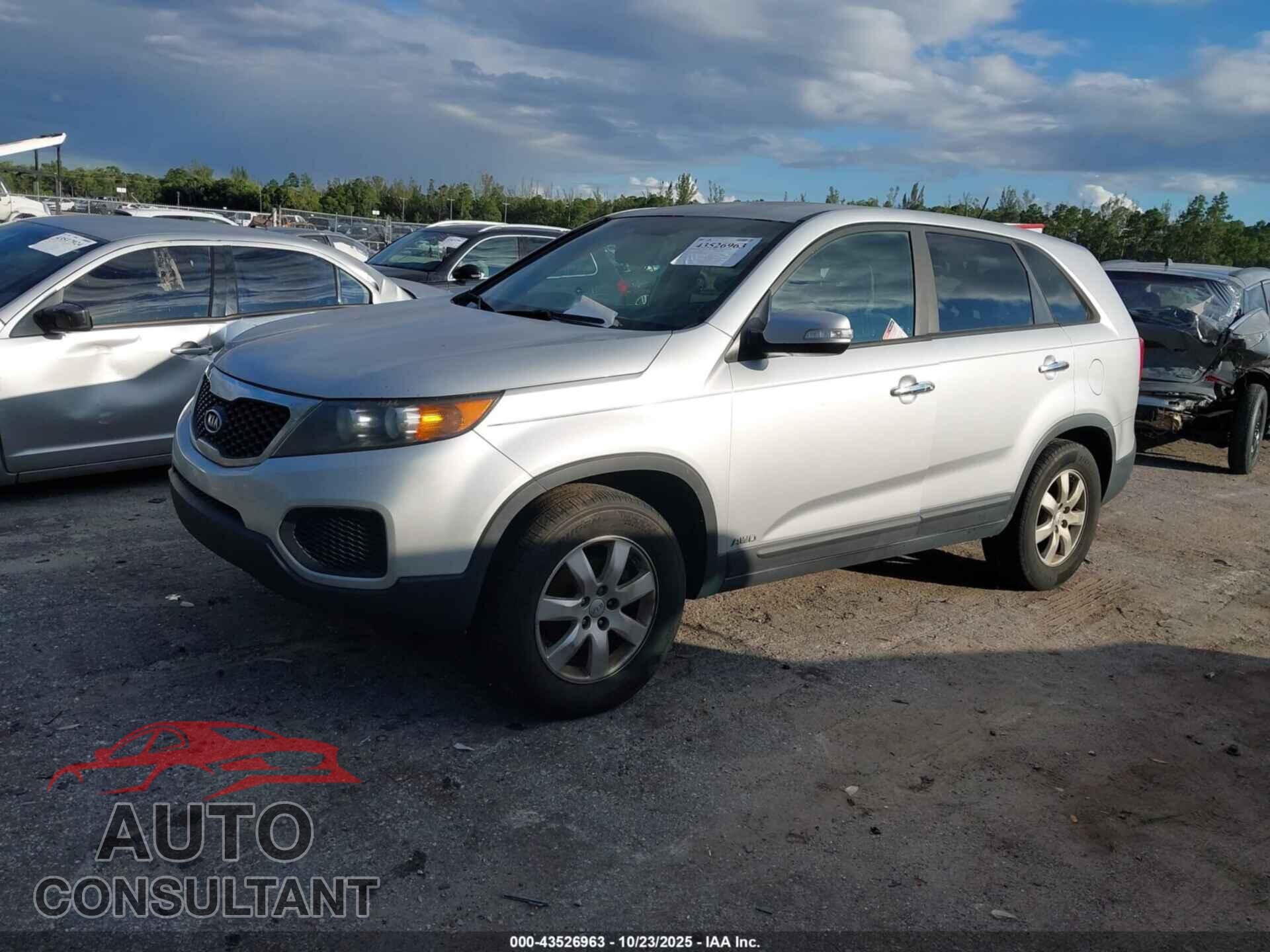 KIA SORENTO 2013 - 5XYKTCA61DG422718