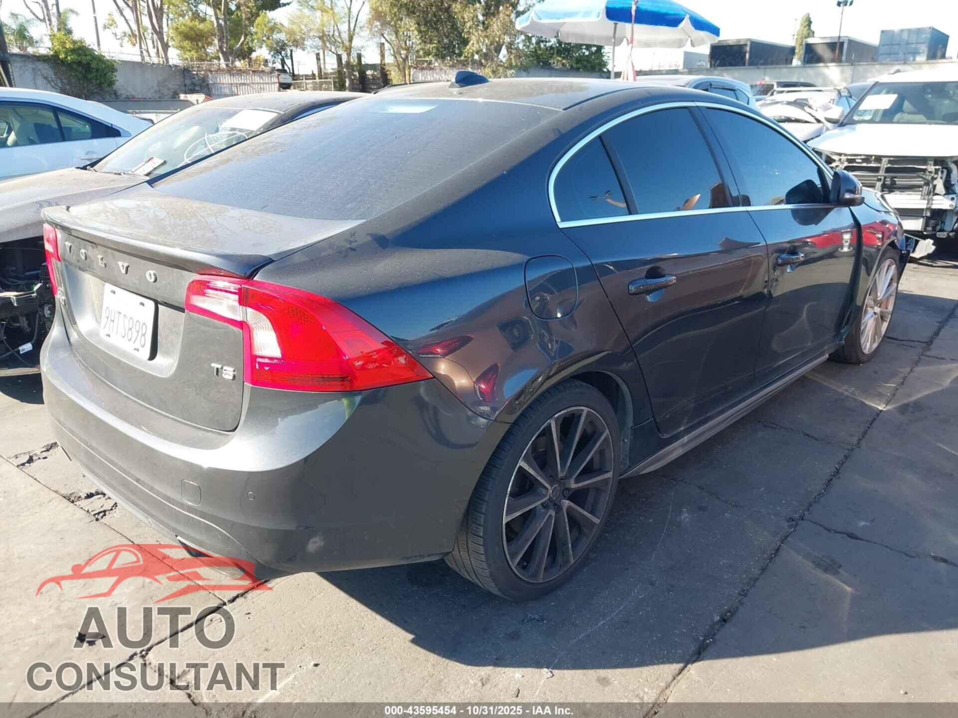 VOLVO S60 2016 - YV126MFKXG2413690