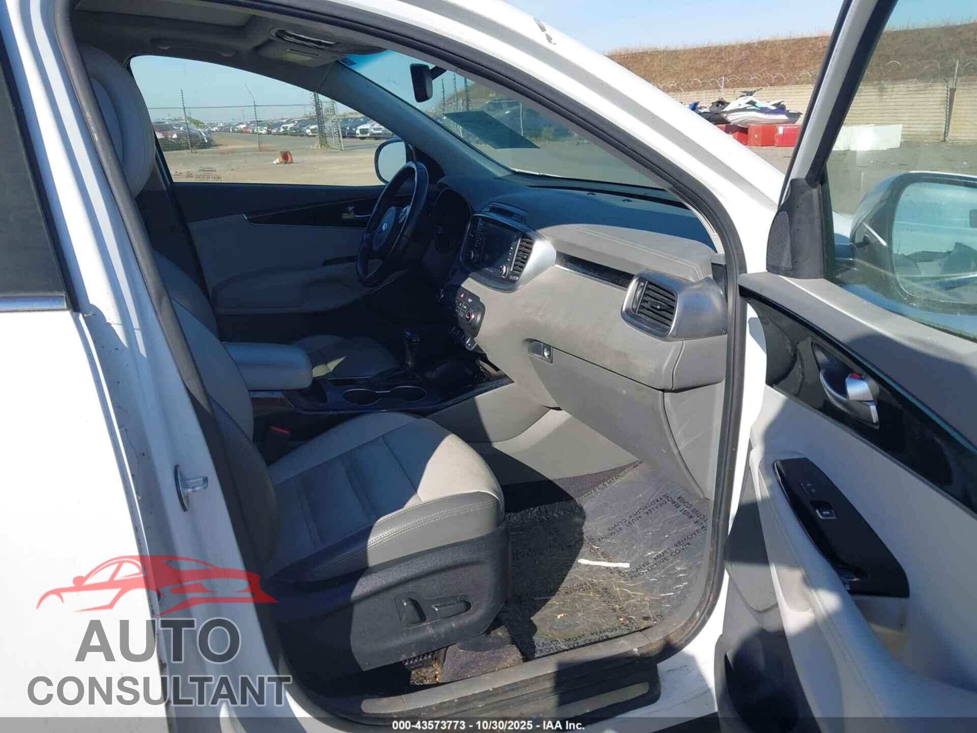 KIA SORENTO 2016 - 5XYPKDA52GG130604