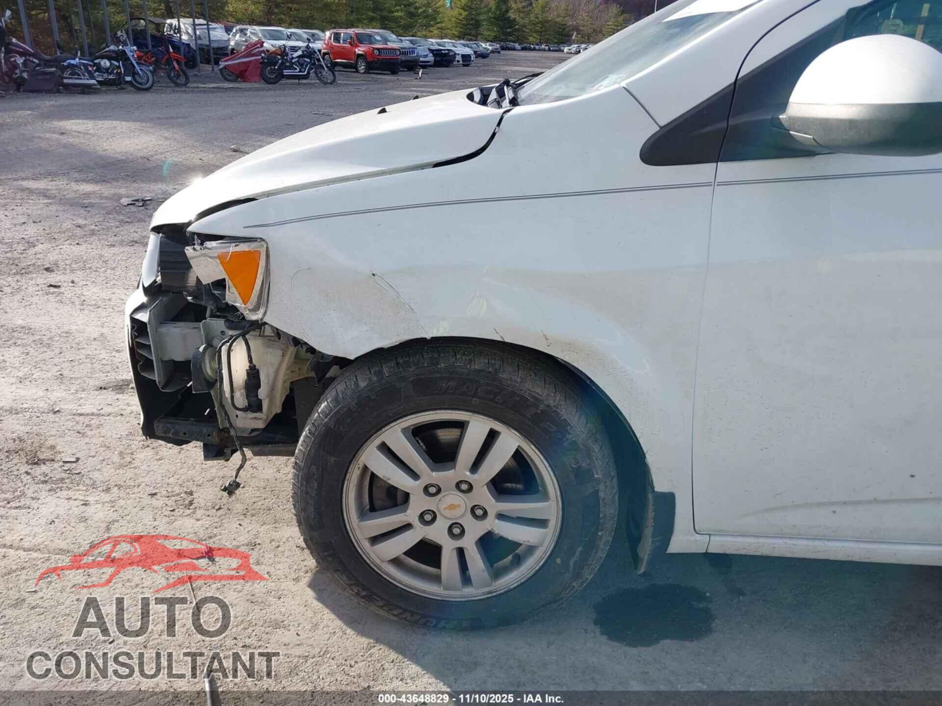 CHEVROLET SONIC 2012 - 1G1JC5SH6C4171711