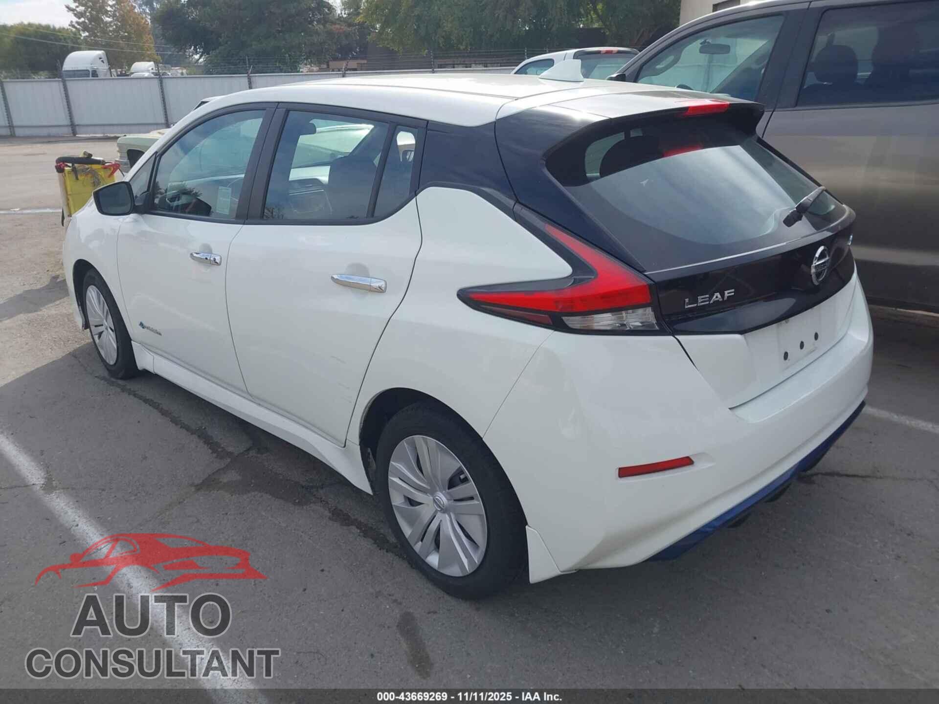 NISSAN LEAF 2018 - 1N4AZ1CP6JC301435