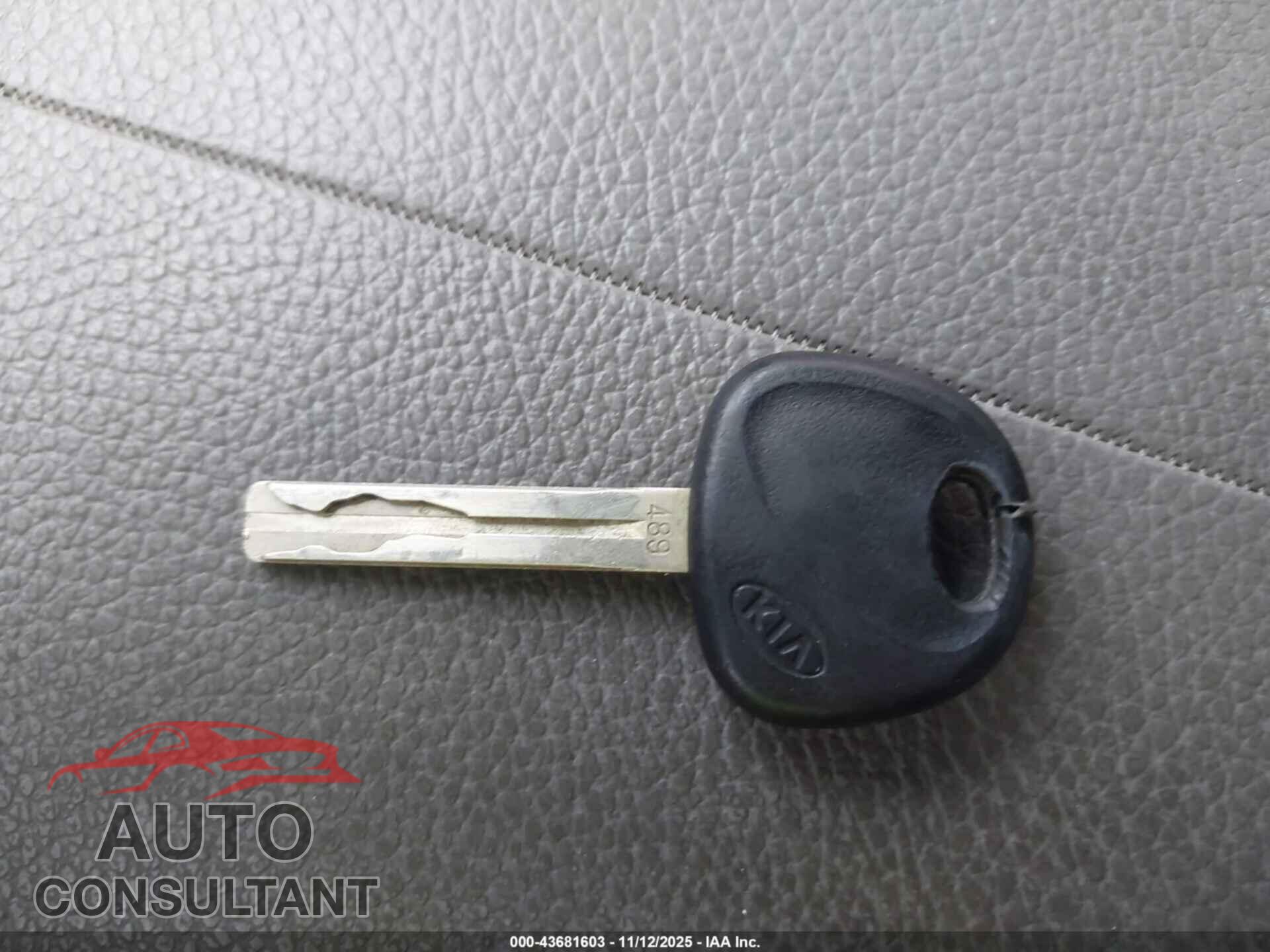 KIA SORENTO 2011 - 5XYKT4A1XBG183242